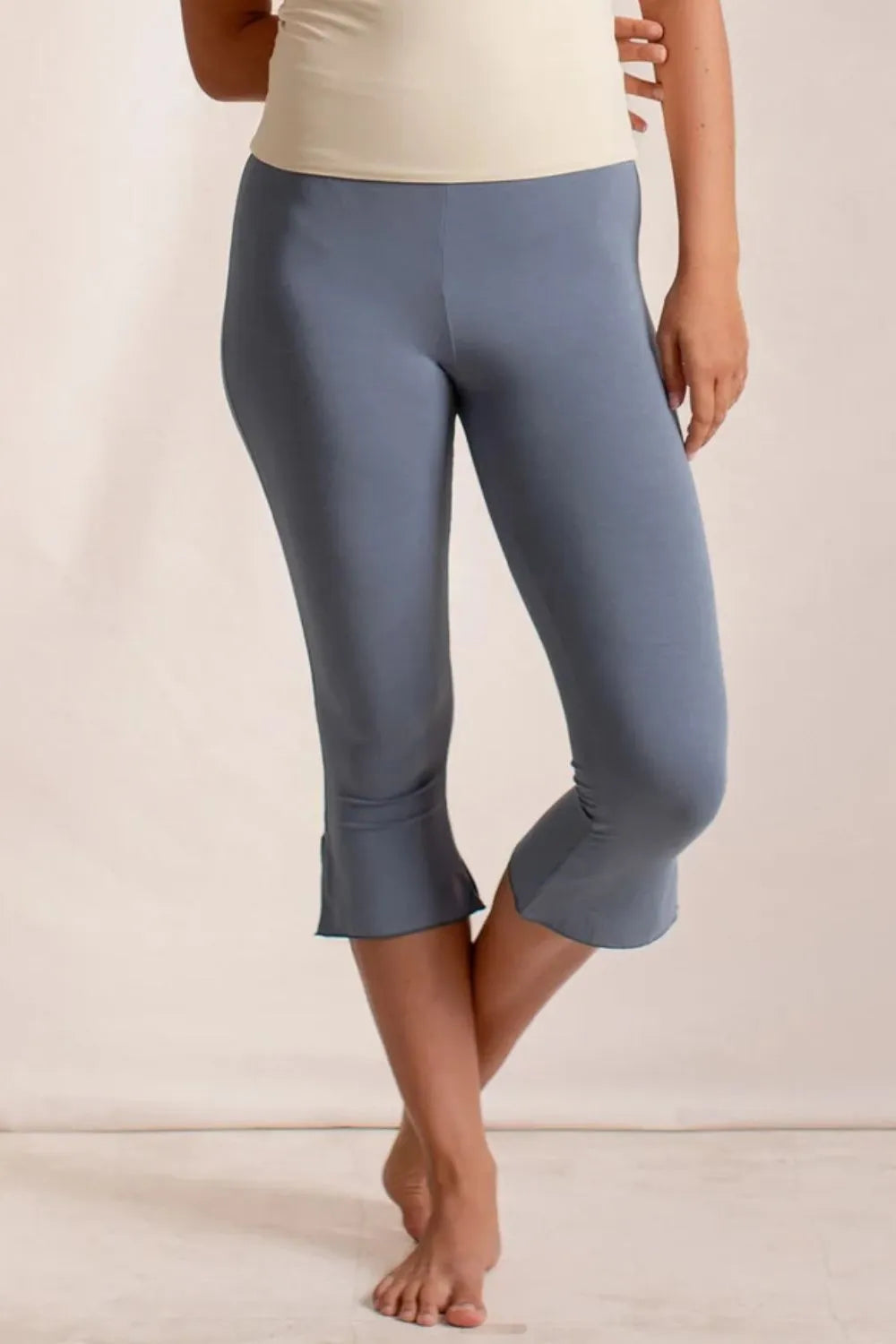 Side Slit Capris Leggings – Trendsi | ClozArt