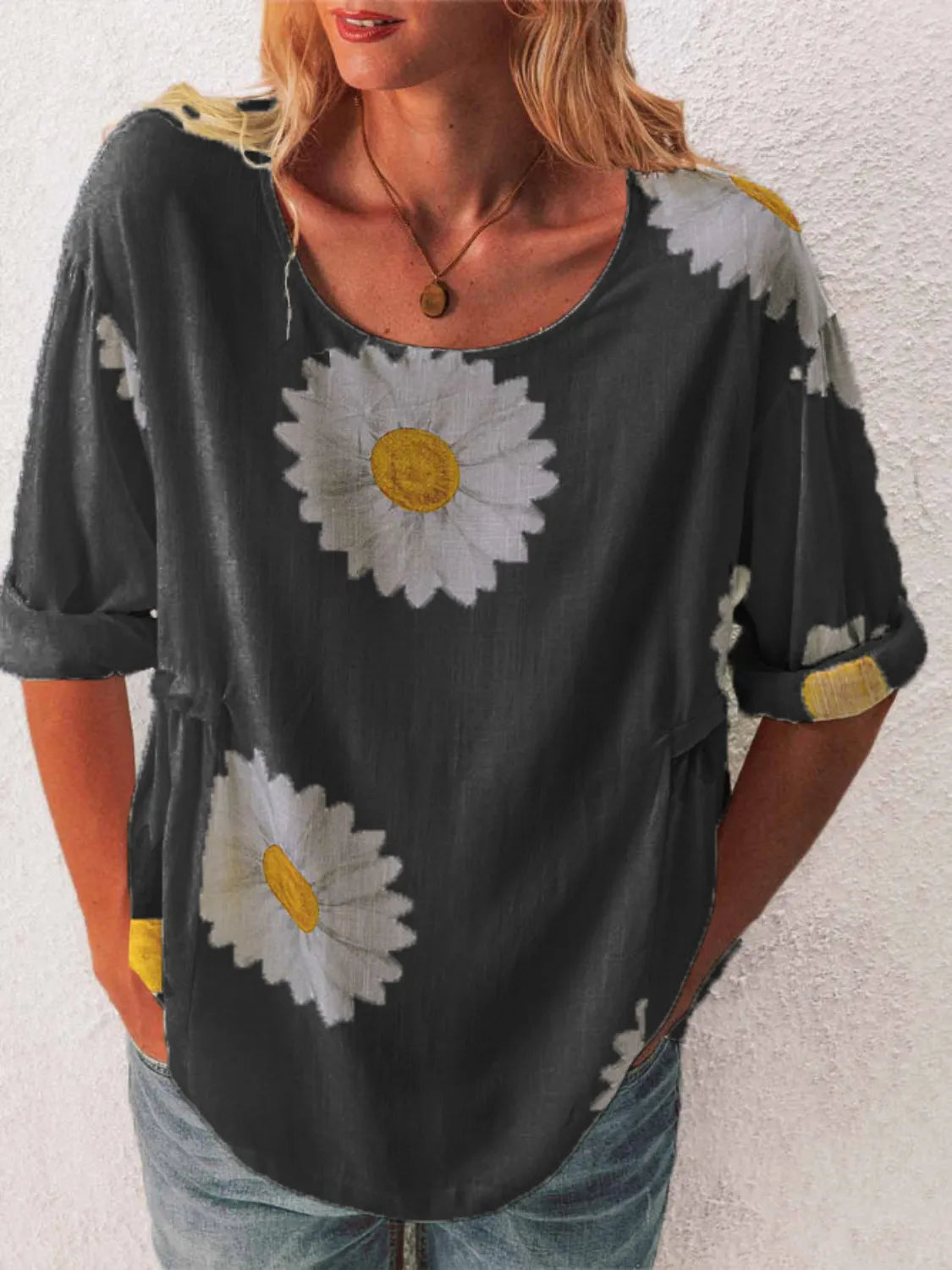 Full Size Flower Round Neck Half Sleeve T-Shirt Plus Size – Trendsi | ClozArt