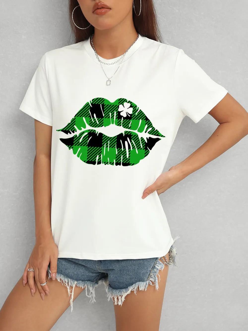 Plaid Lip Graphic Round Neck T-Shirt – Trendsi | ClozArt