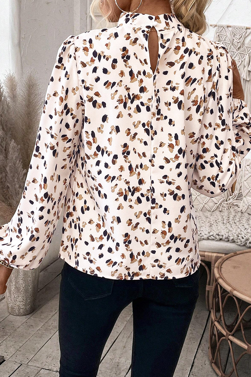 Black Leopard Print Puff Sleeve Mock Neck Pleated Blouse – Shewin | ClozArt