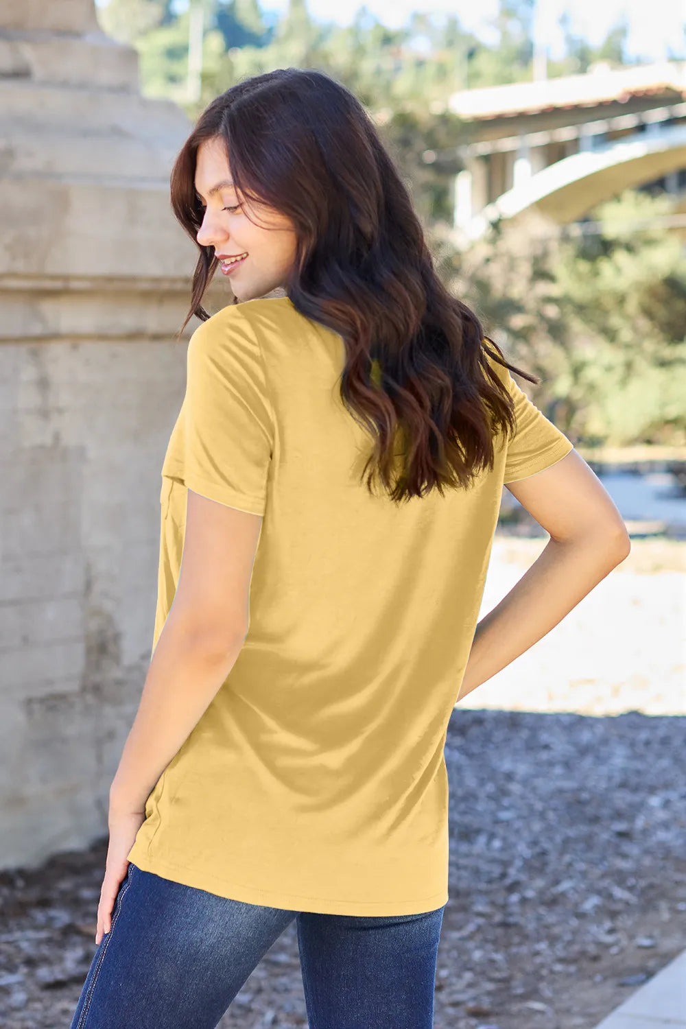 Basic Bae Bamboo Full Size V-Neck Short Sleeve T-Shirt – Trendsi | ClozArt