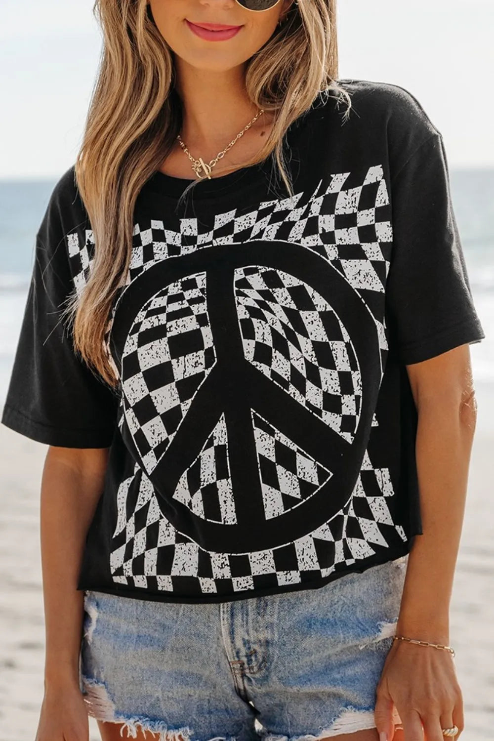 Checkered Peace Sign Round Neck T-Shirt – Trendsi | ClozArt