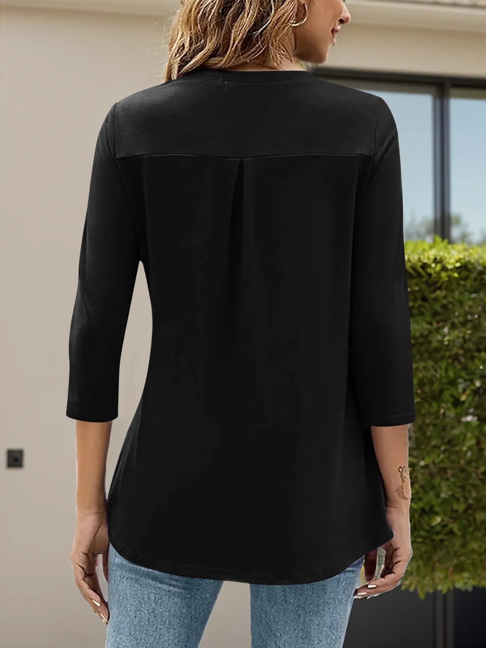 Notched Three-Quarter Sleeve T-Shirt – Trendsi | ClozArt