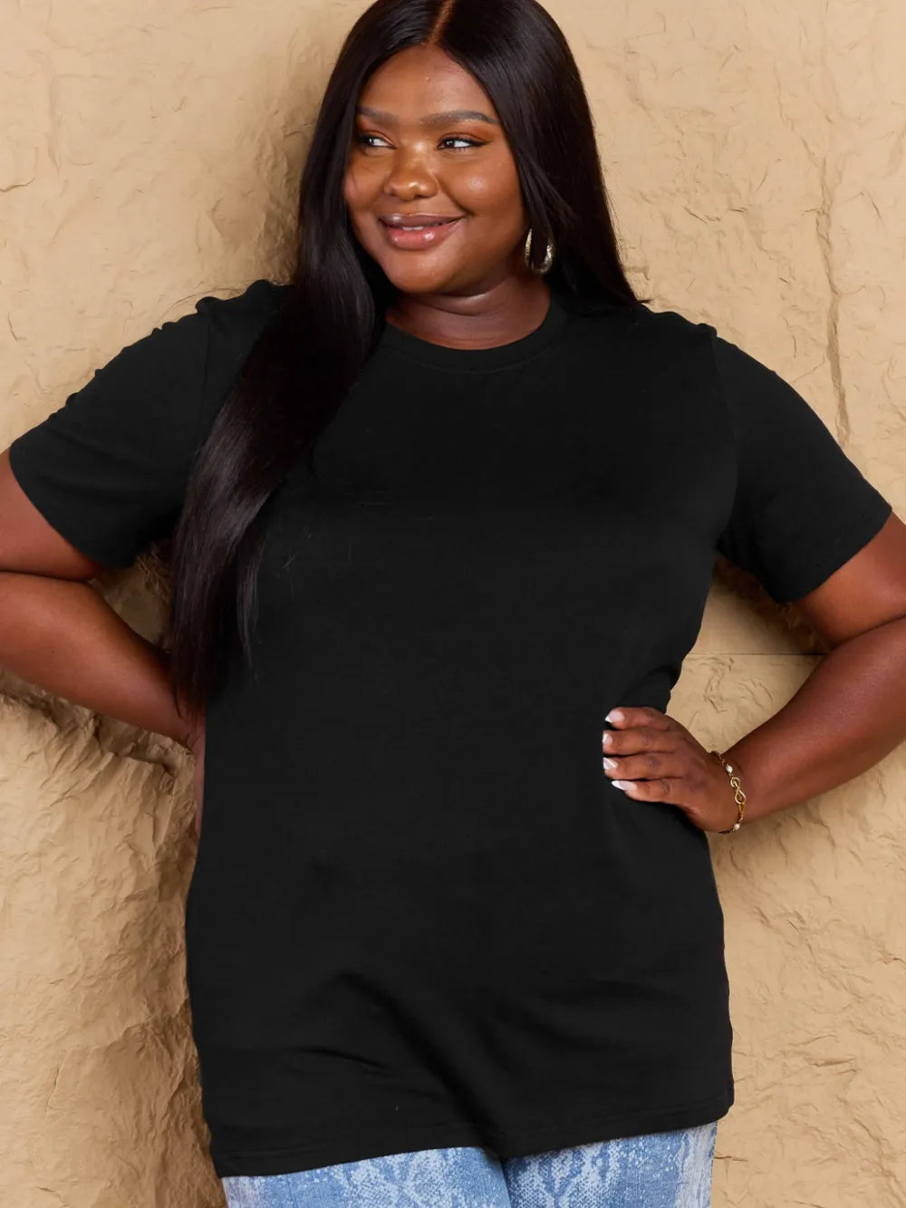 Full Size Round Neck Short Sleeve T-Shirt – Trendsi | ClozArt