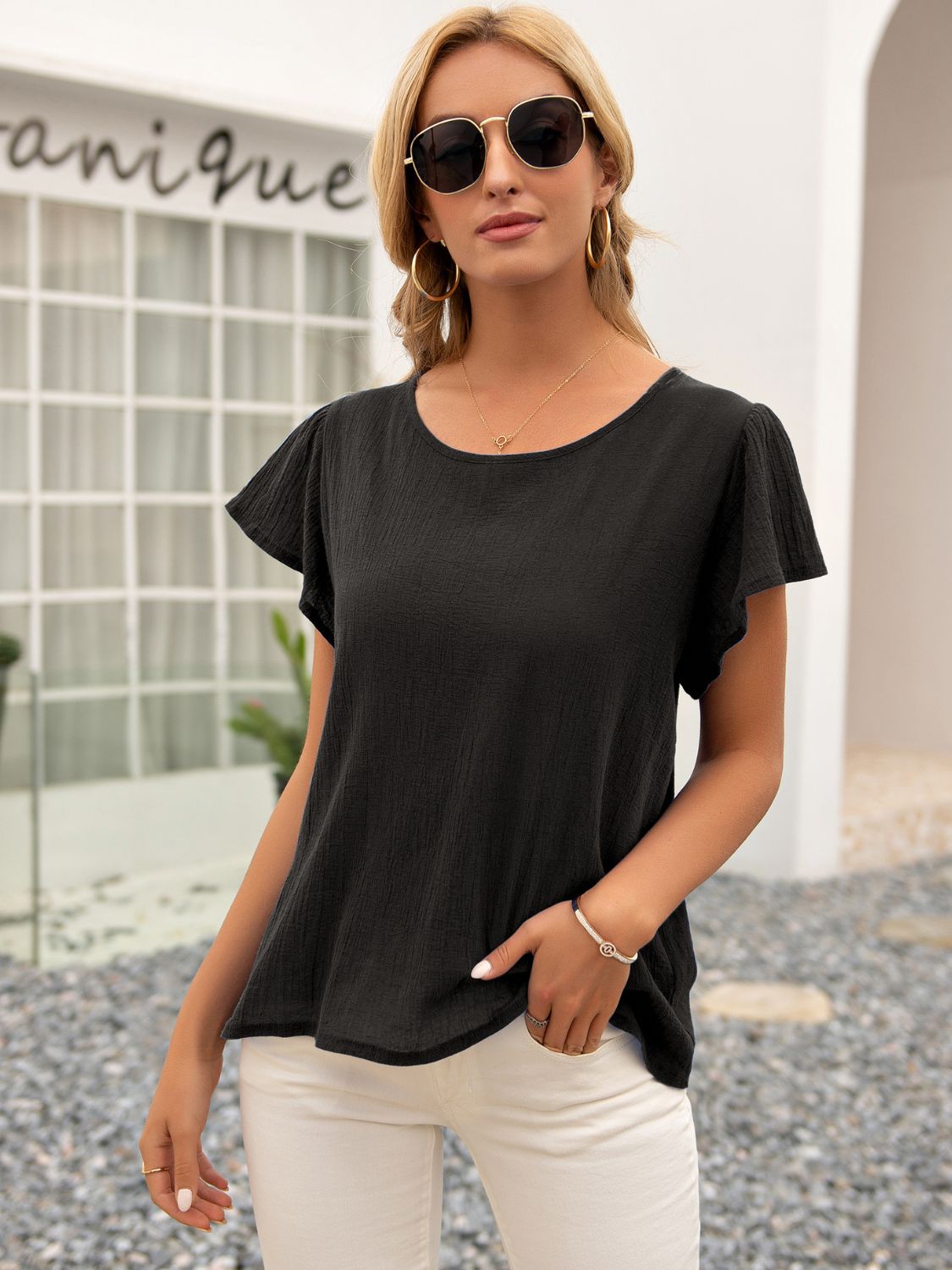 Ivy Lane Round Neck Cutout Tie Back Top – Trendsi | ClozArt