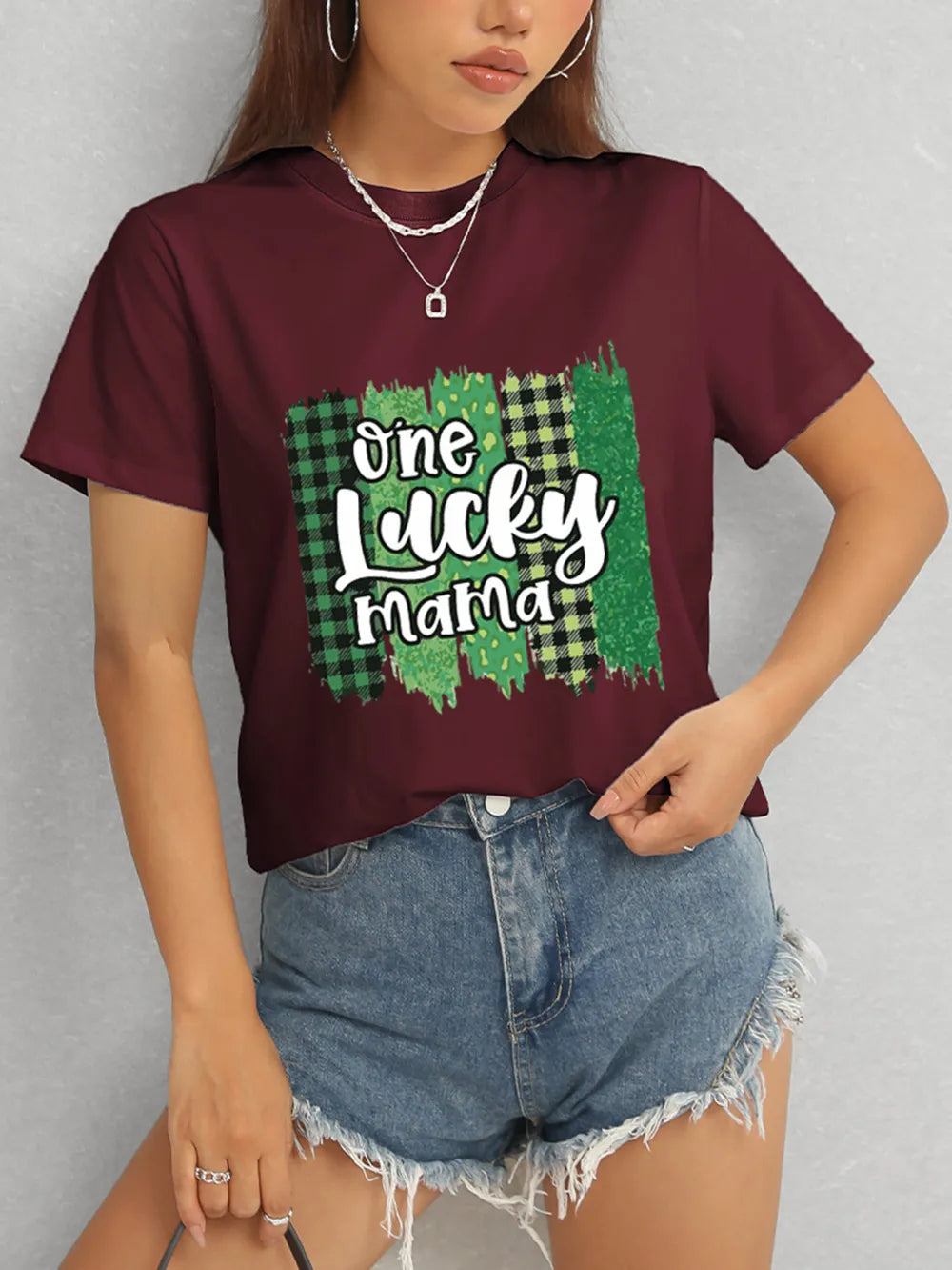 ONE LUCKY MAMA Round Neck T-Shirt – Trendsi | ClozArt