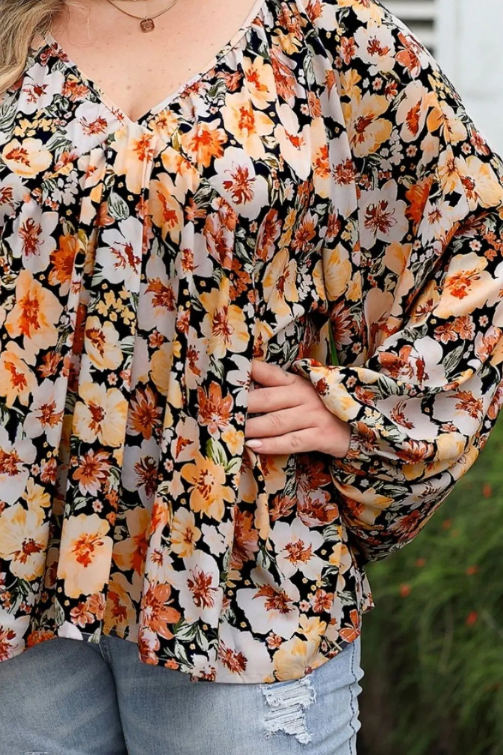 Plus Size Floral V-Neck Balloon Sleeve Blouse – Trendsi | ClozArt