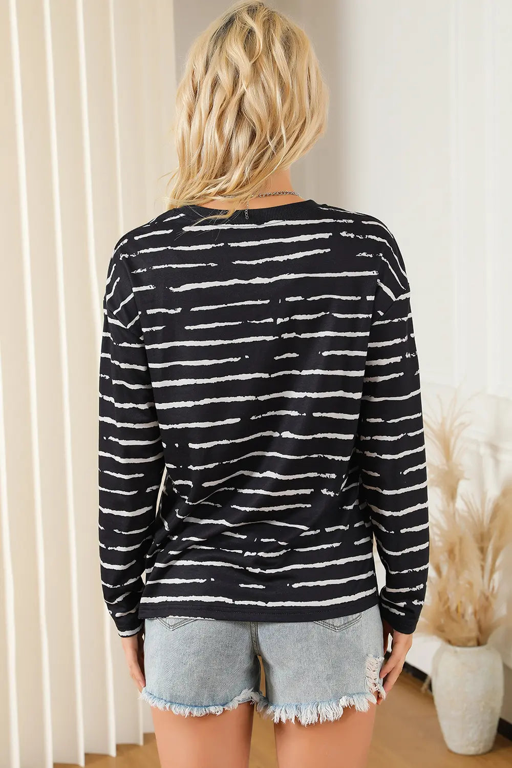 Striped Round Neck Long Sleeve T-Shirt – Trendsi | ClozArt