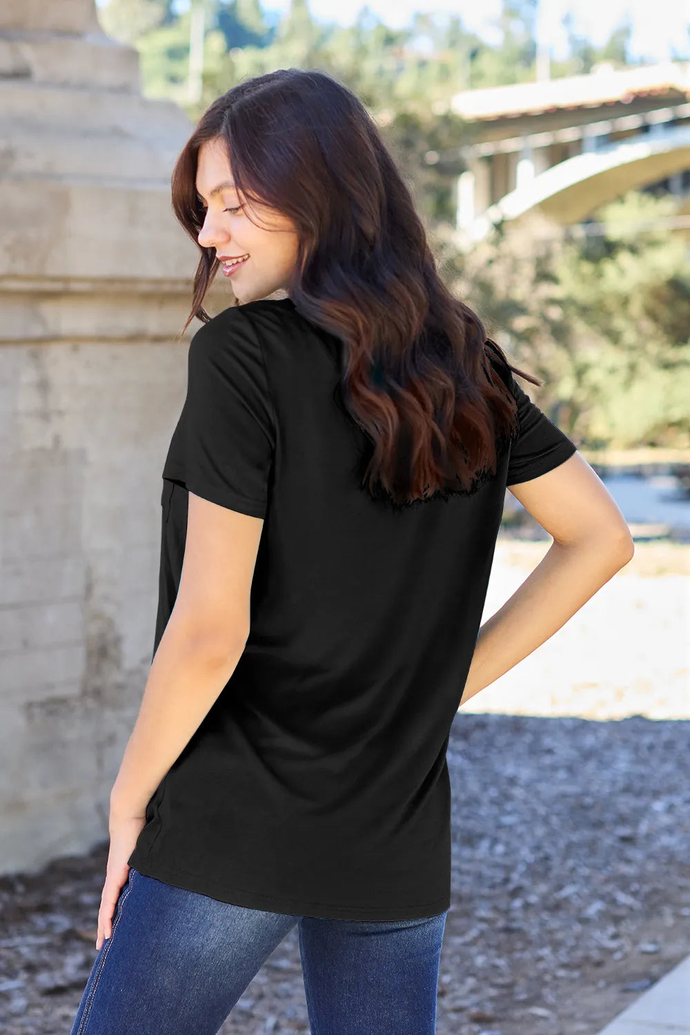 Basic Bae Bamboo Full Size V-Neck Short Sleeve T-Shirt – Trendsi | ClozArt