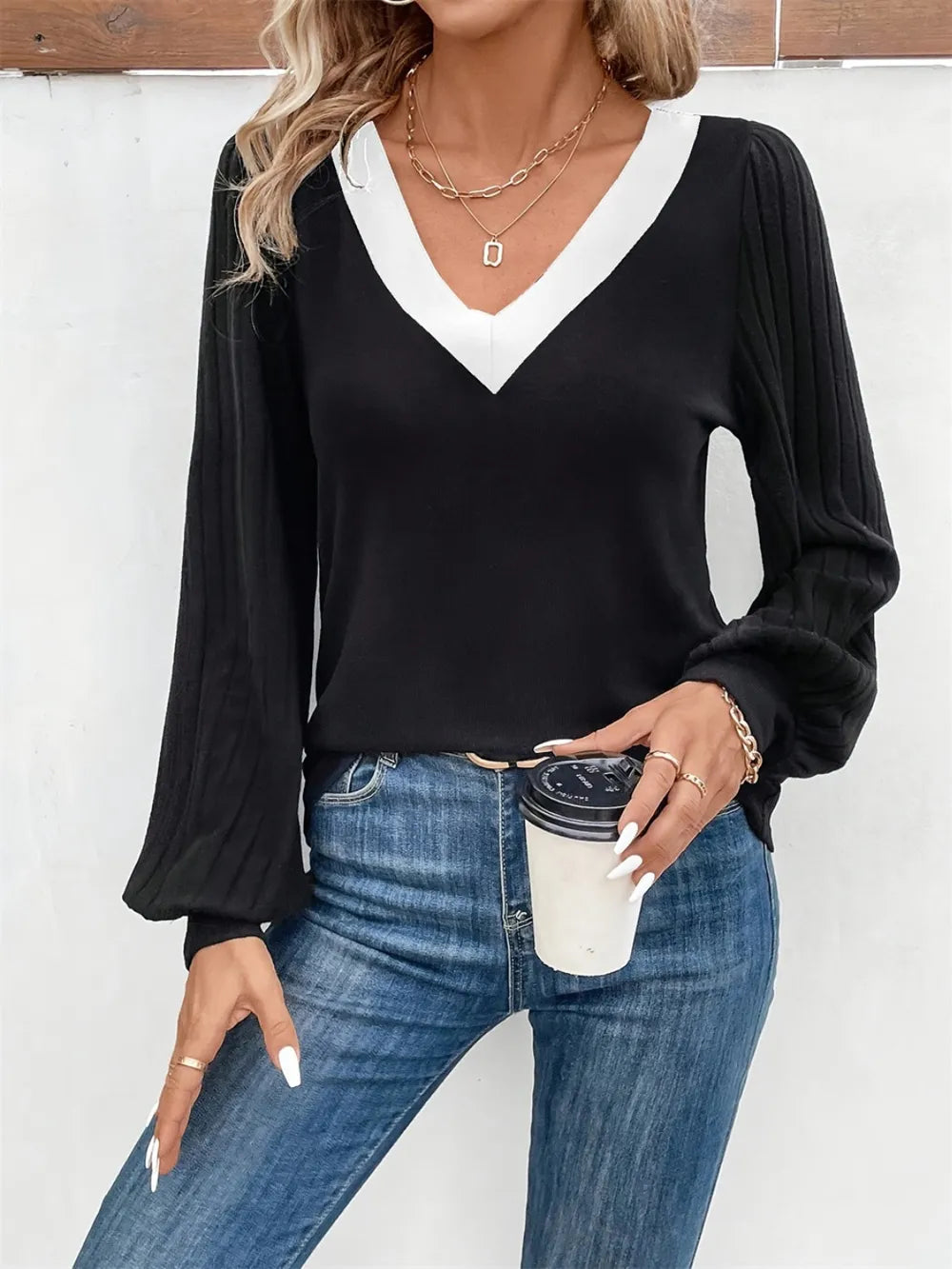 Contrast V-Neck Long Sleeve T-Shirt – Trendsi | ClozArt