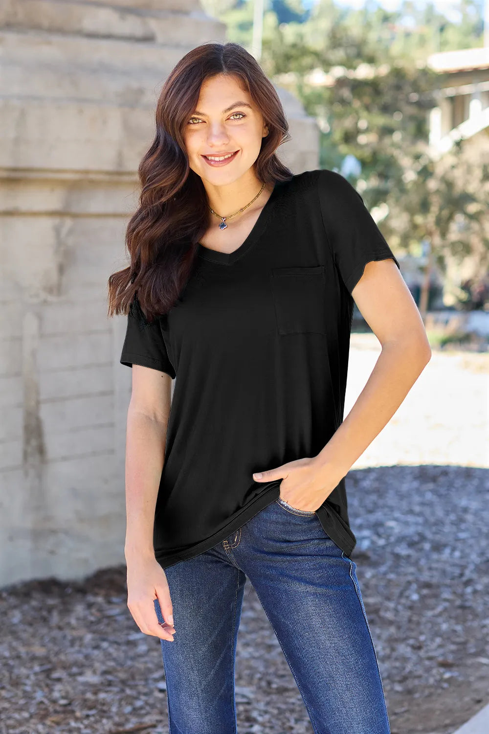 Basic Bae Bamboo Full Size V-Neck Short Sleeve T-Shirt – Trendsi | ClozArt