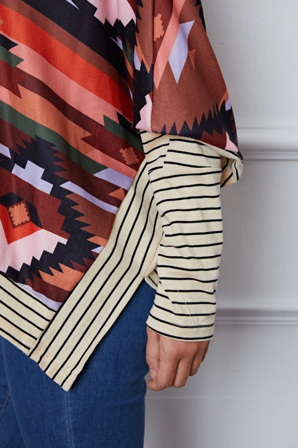 Geometric Striped Splicing Round Neck Blouse – Trendsi | ClozArt