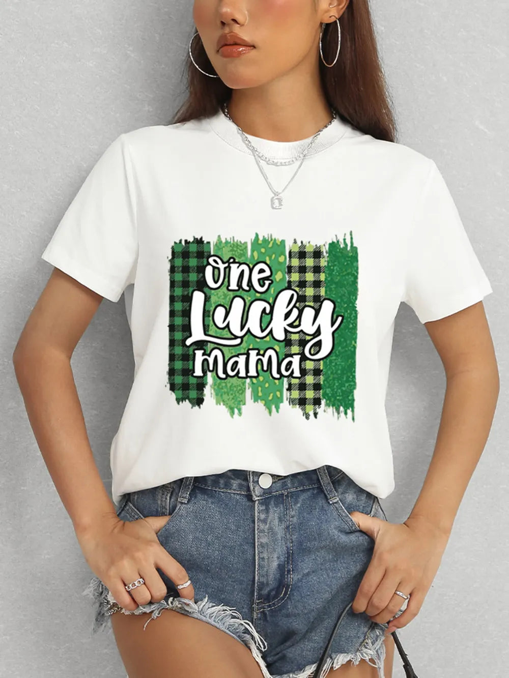ONE LUCKY MAMA Round Neck T-Shirt – Trendsi | ClozArt