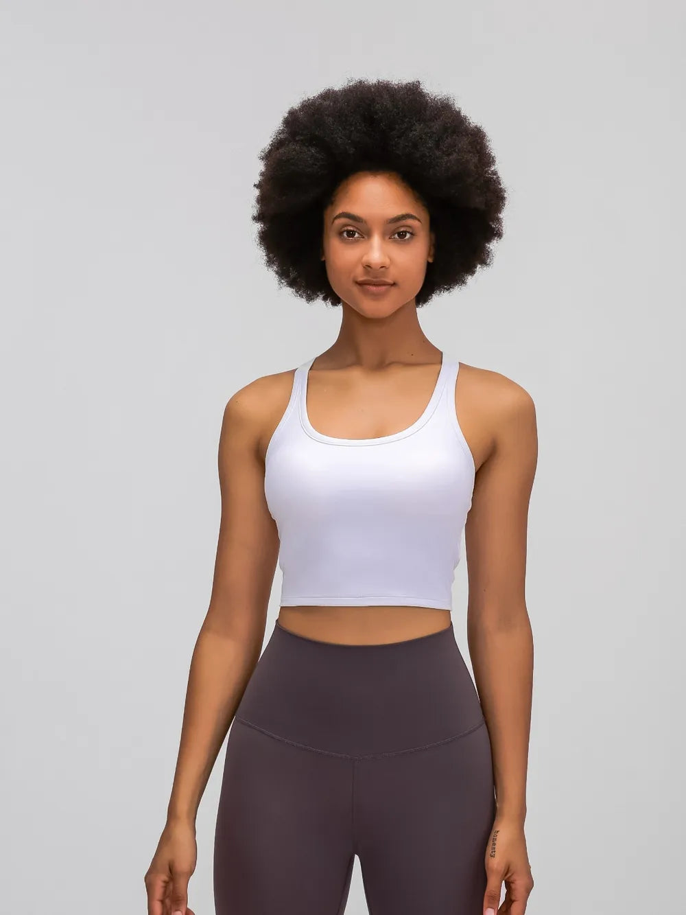 Millennia Scoop Neck Active Tank with Detachable Chest Pads – Trendsi | ClozArt