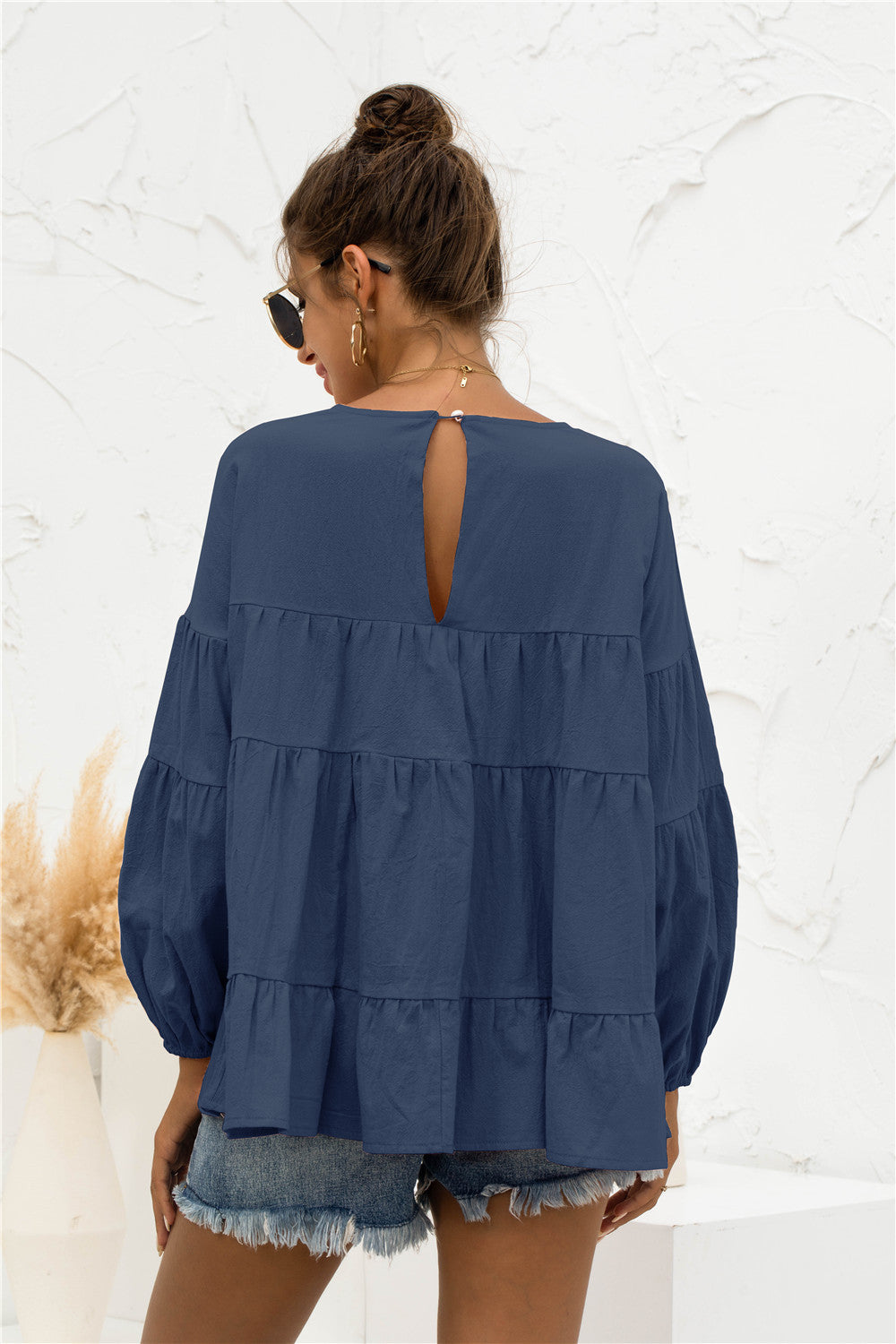 Round Neck Bubble Sleeve Tiered Blouse – Trendsi | ClozArt