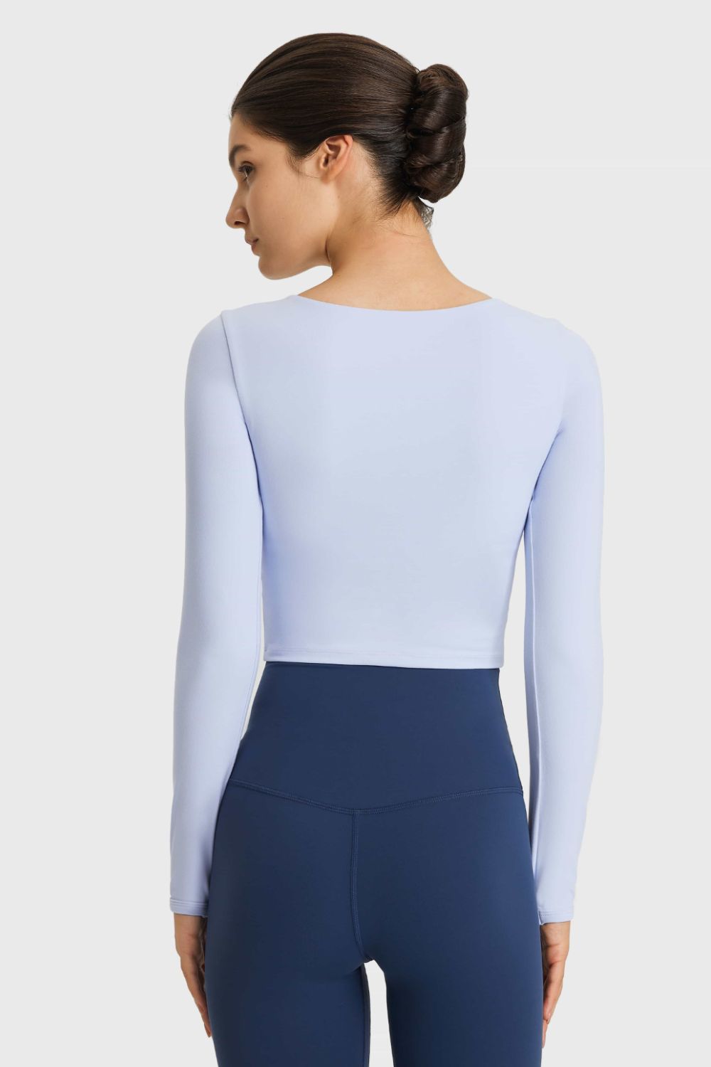 Millennia Cutout Long Sleeve Cropped Sports Top – Trendsi | ClozArt