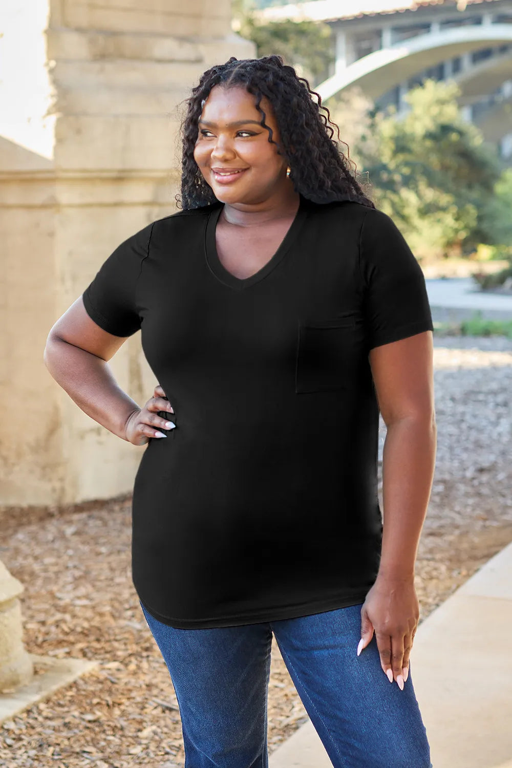 Basic Bae Bamboo Full Size V-Neck Short Sleeve T-Shirt – Trendsi | ClozArt