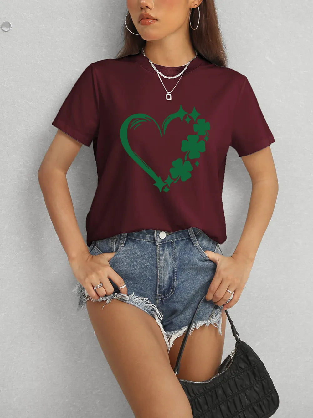 Heart Lucky Clover Round Neck Short Sleeve T-Shirt – Trendsi | ClozArt