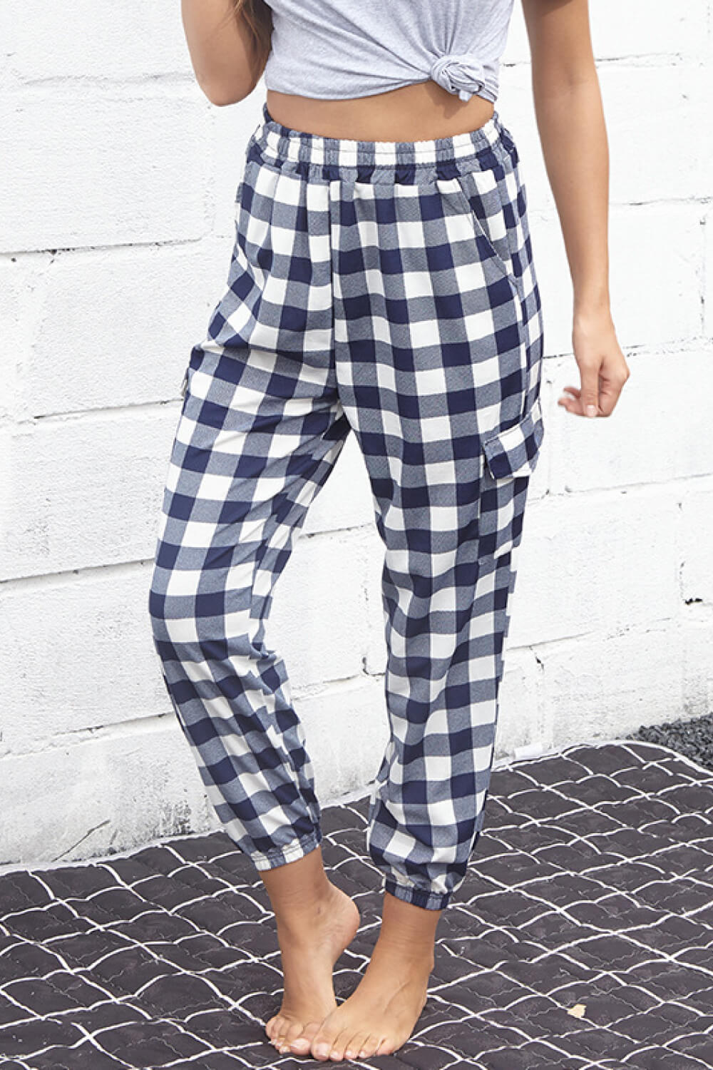Perfee Plaid Elastic High Waist Cargo Pants – Trendsi | ClozArt