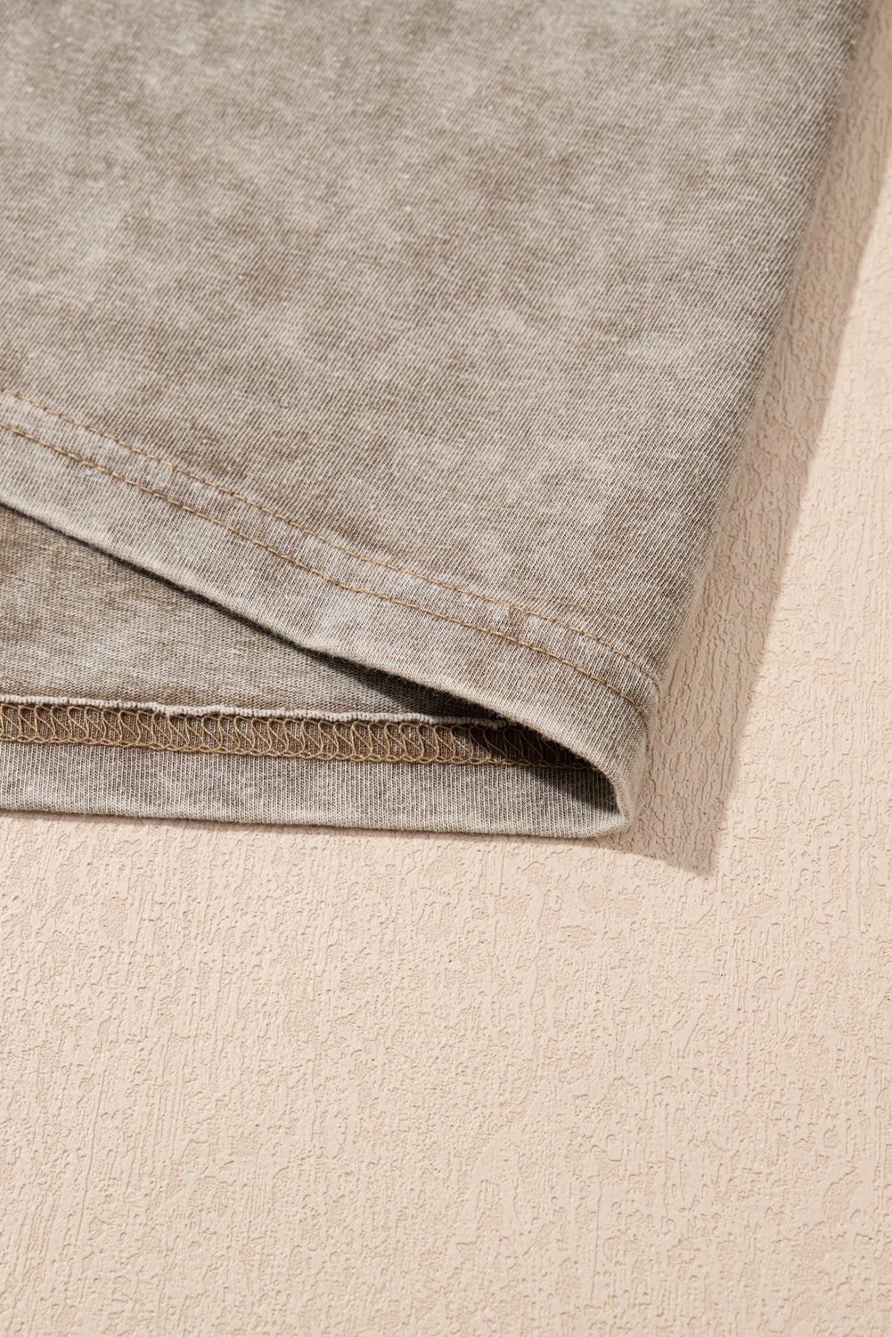 Parchment Mineral Washed Letter Graphic Top – Shewin | ClozArt