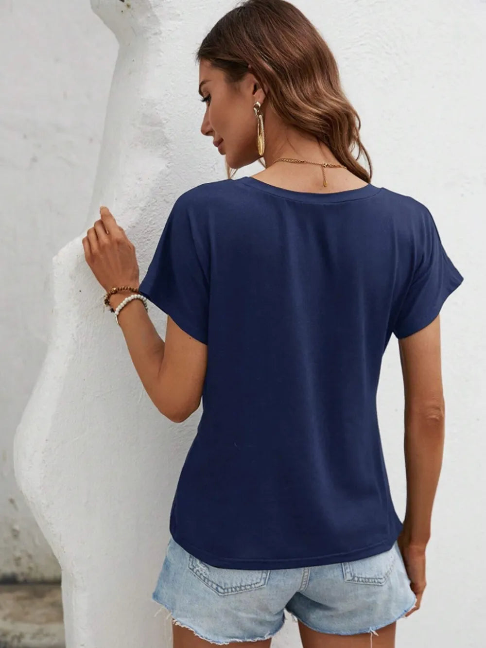 Asymmetric Hem Round Neck T-Shirt – Trendsi | ClozArt