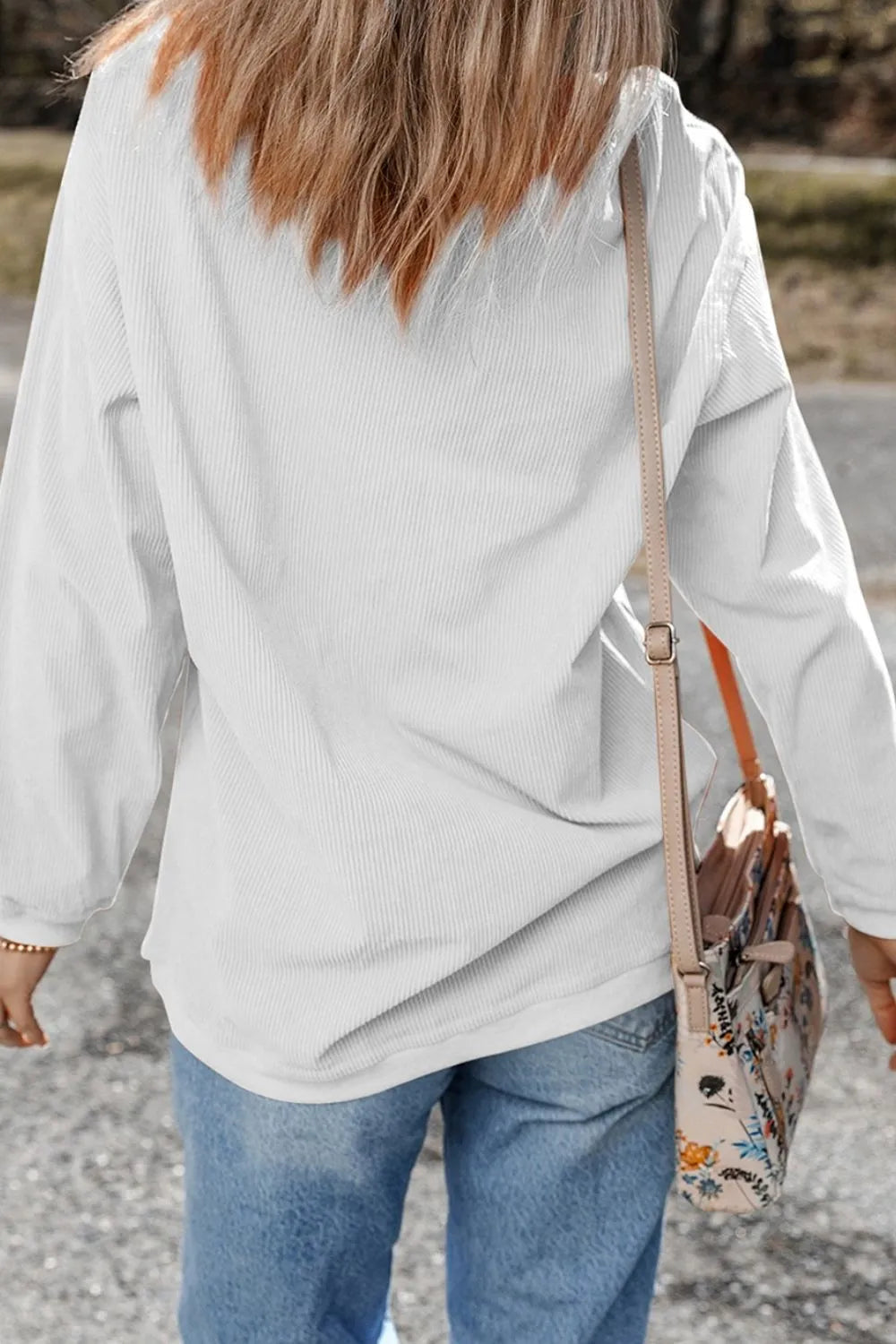Bunny Graphic Round Neck Sweatshirt – Trendsi | ClozArt