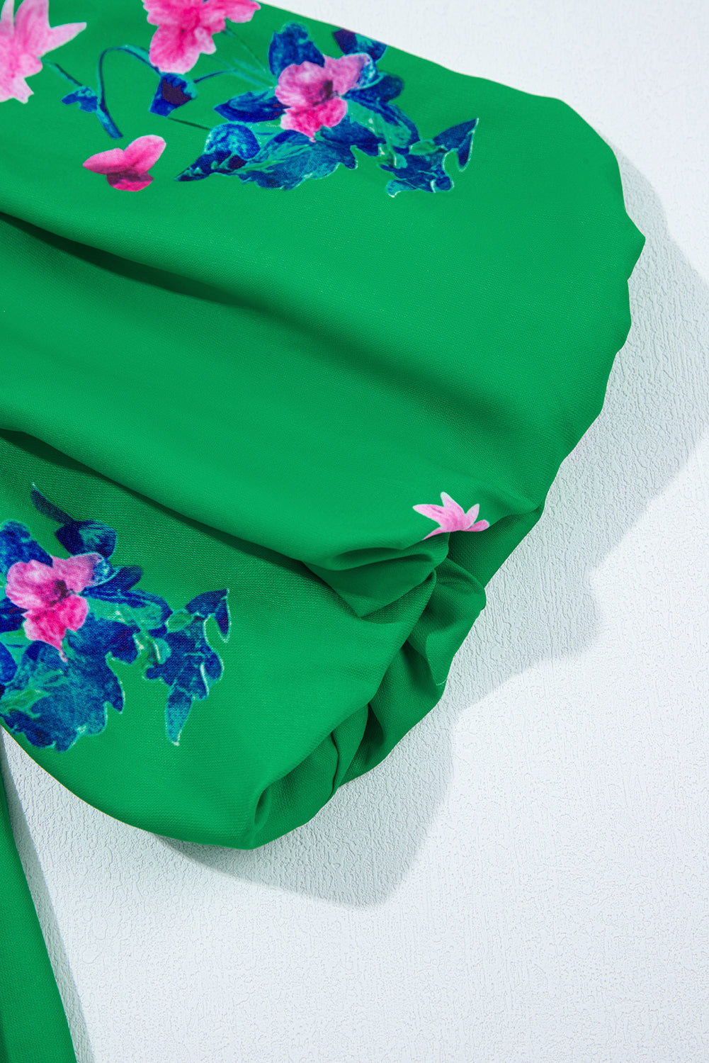 Green Floral Detail Tie Split Neck Puff Sleeve Blouse – Shewin | ClozArt