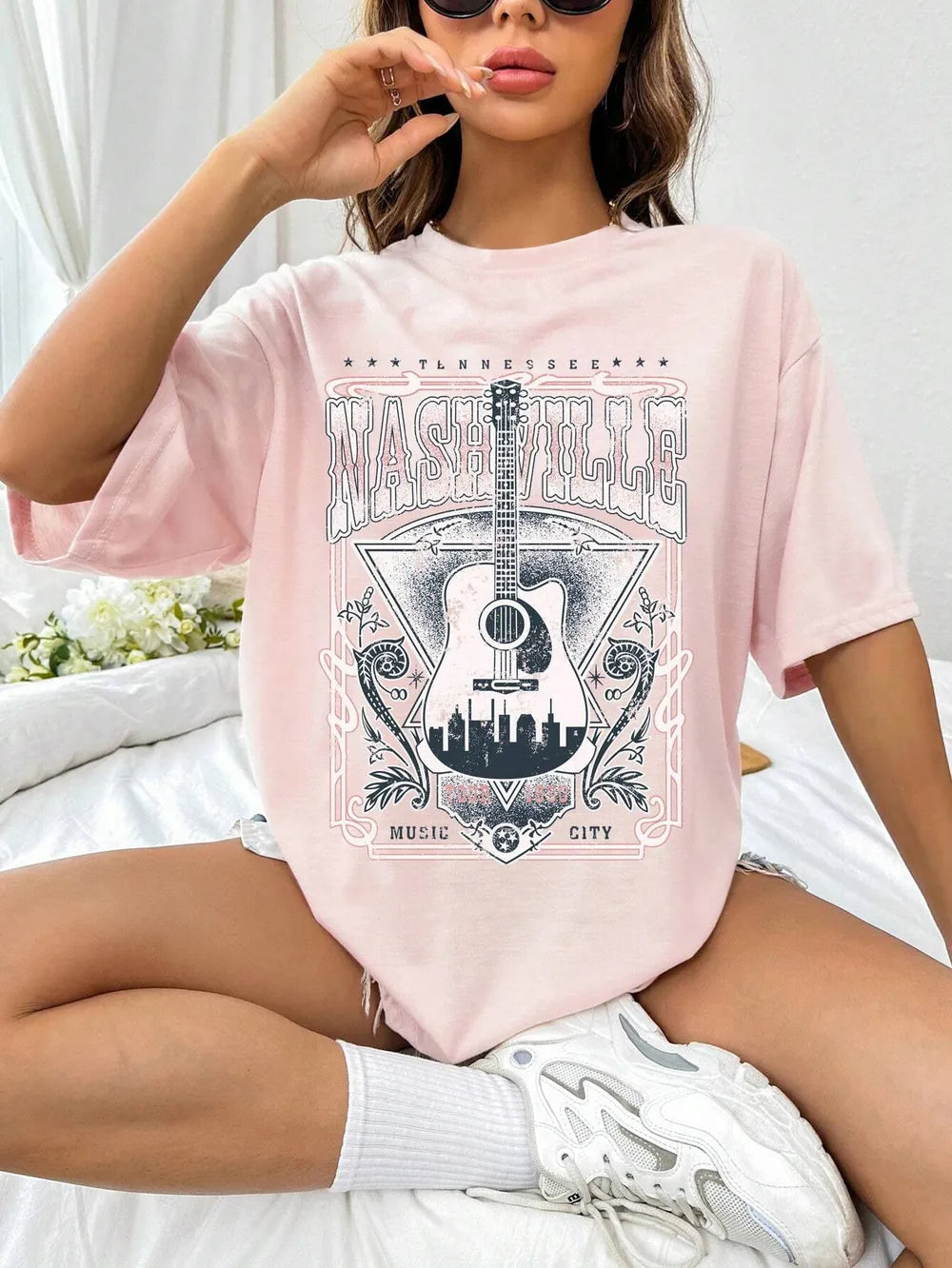 Guitar Graphic Round Neck Half Sleeve T-Shirt – Trendsi | ClozArt