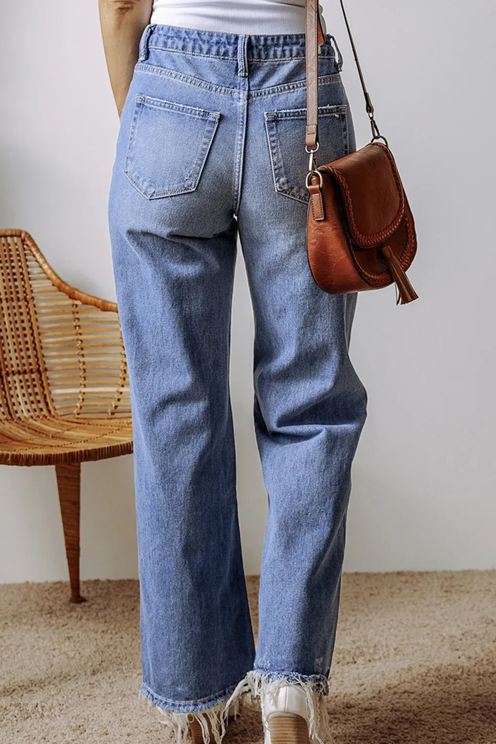 Distressed Straight Leg Jeans with Pockets – Trendsi | ClozArt