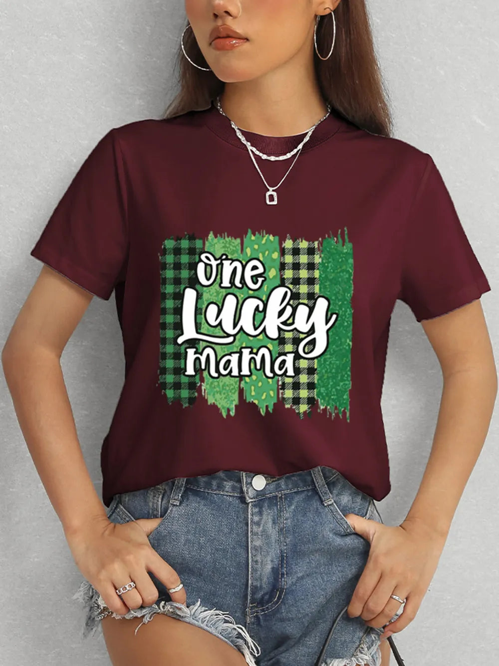 ONE LUCKY MAMA Round Neck T-Shirt – Trendsi | ClozArt