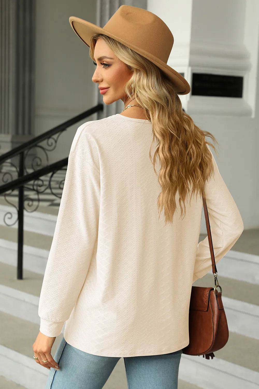 V-Neck Long Sleeve T-Shirt – Trendsi | ClozArt