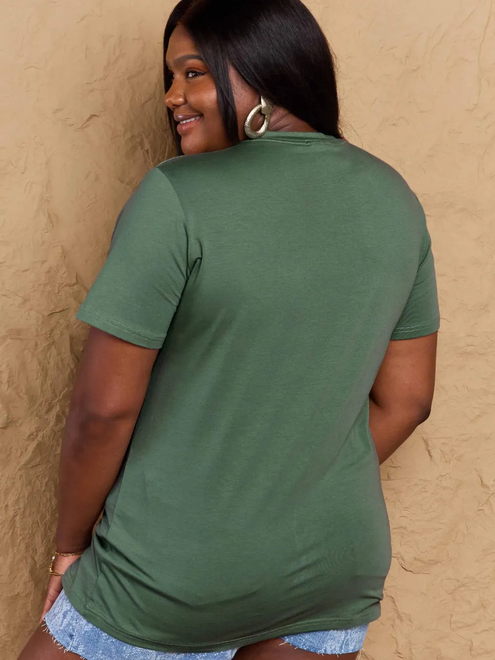 Full Size Round Neck Short Sleeve T-Shirt – Trendsi | ClozArt