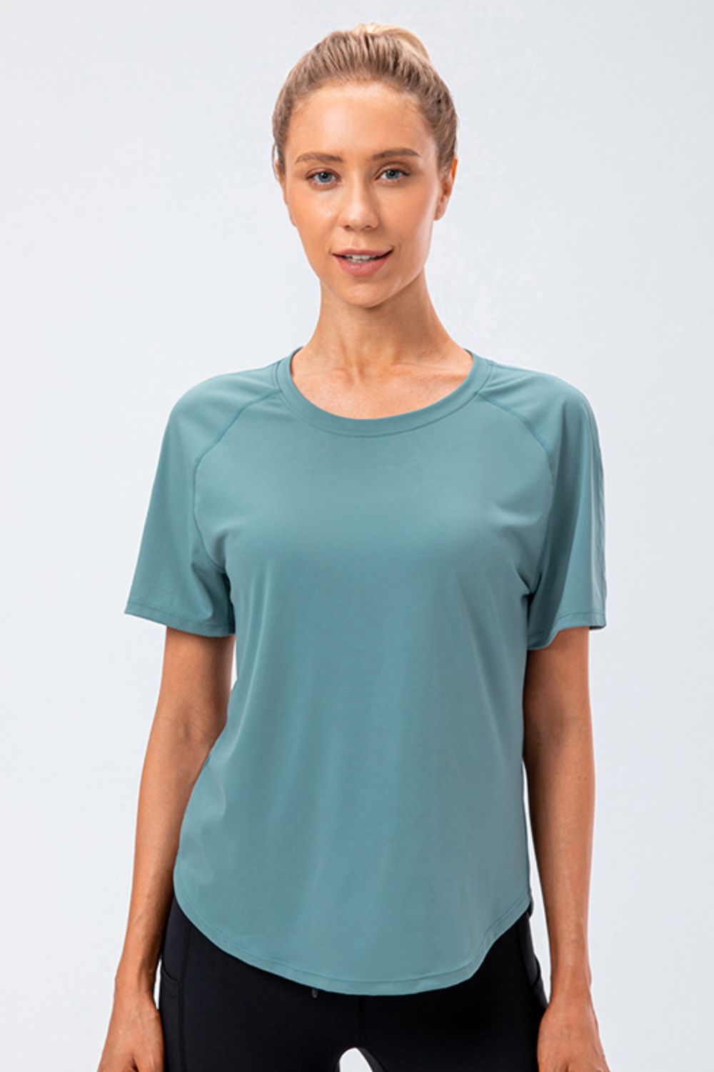 Round Neck Raglan Sleeve Active Tee – Trendsi | ClozArt