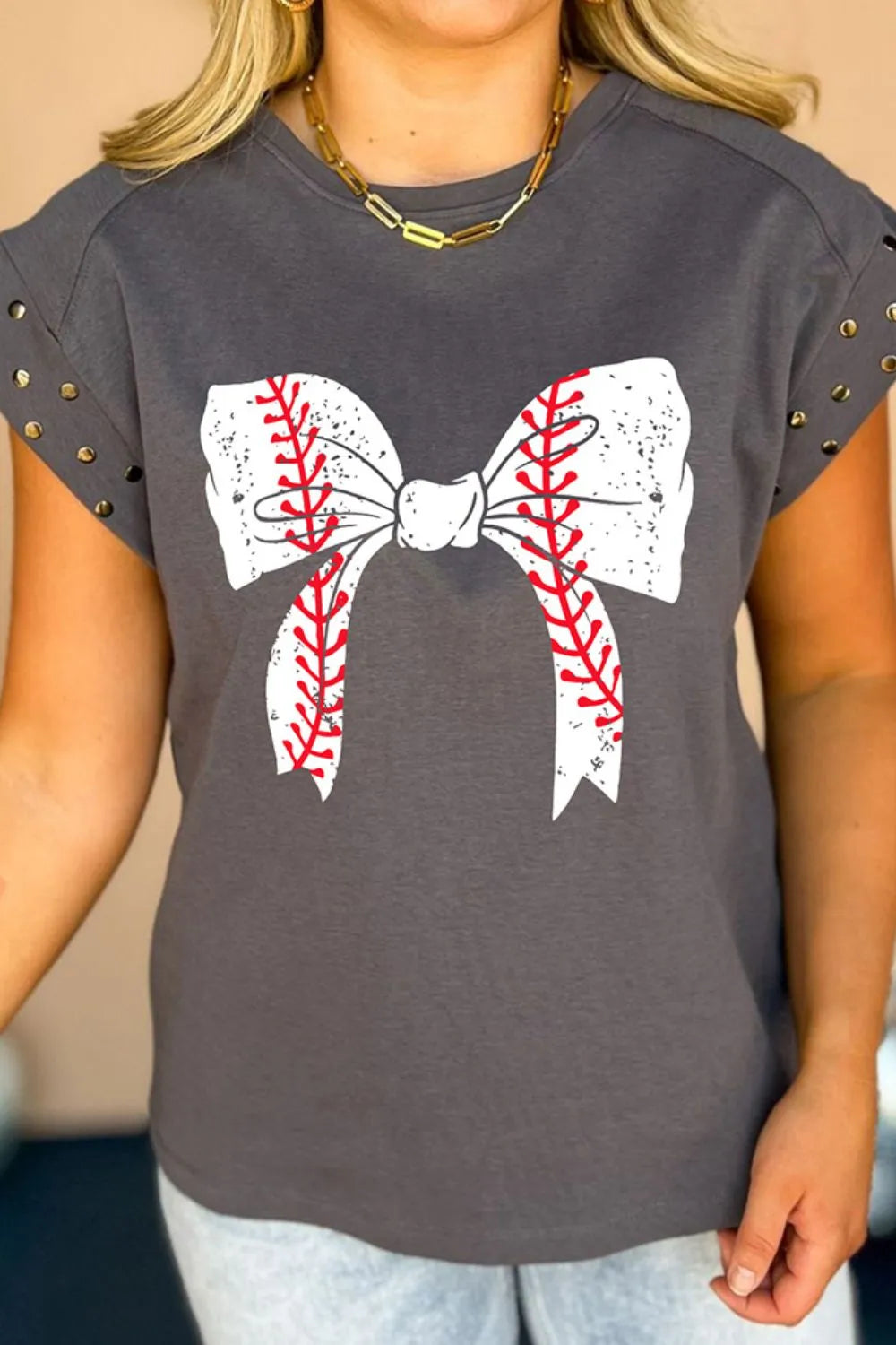 Studded Bow Graphic Round Neck Cap Sleeve T-Shirt – Trendsi | ClozArt