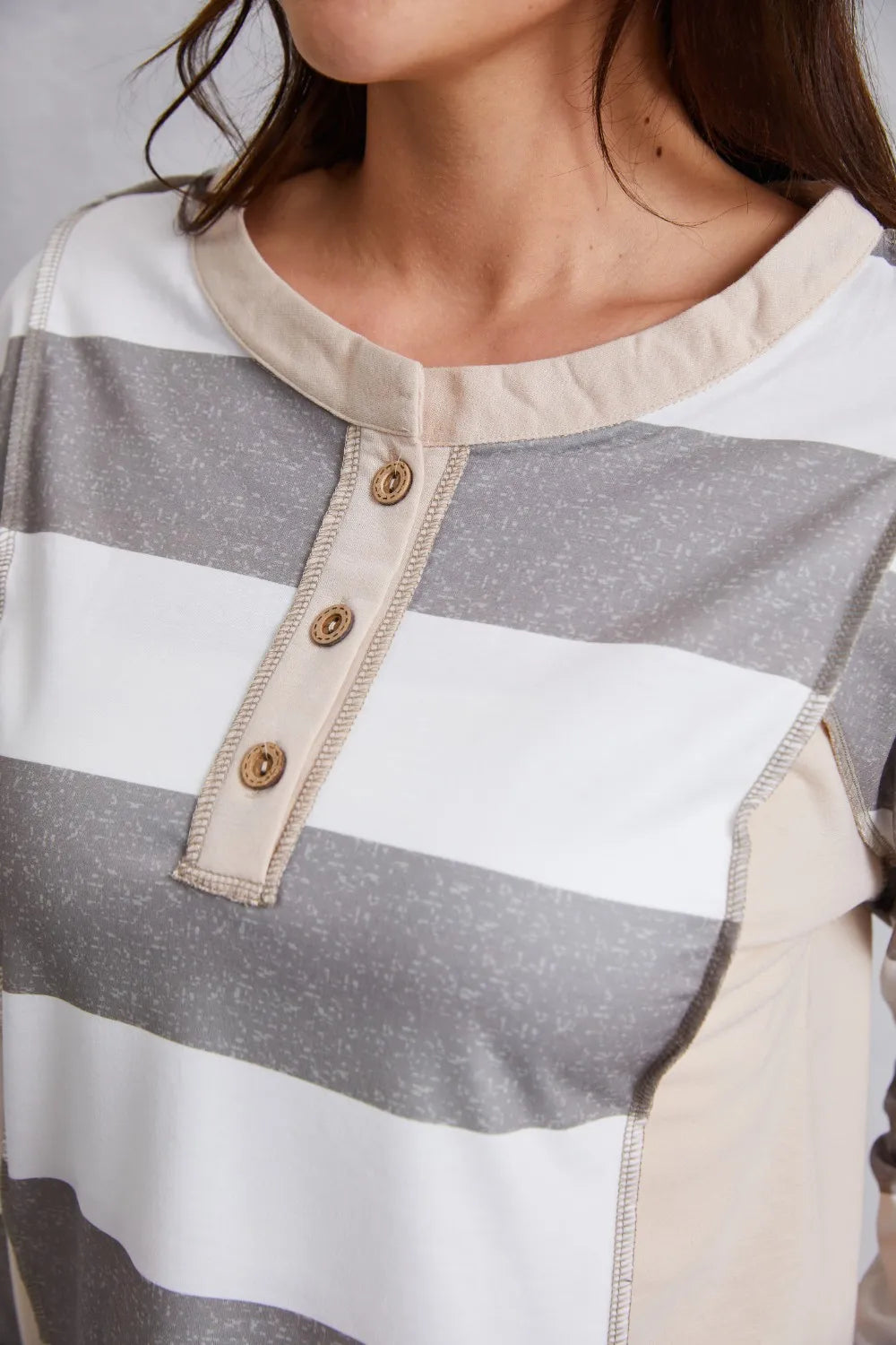 Striped Exposed Seam Buttoned T-Shirt – Trendsi | ClozArt