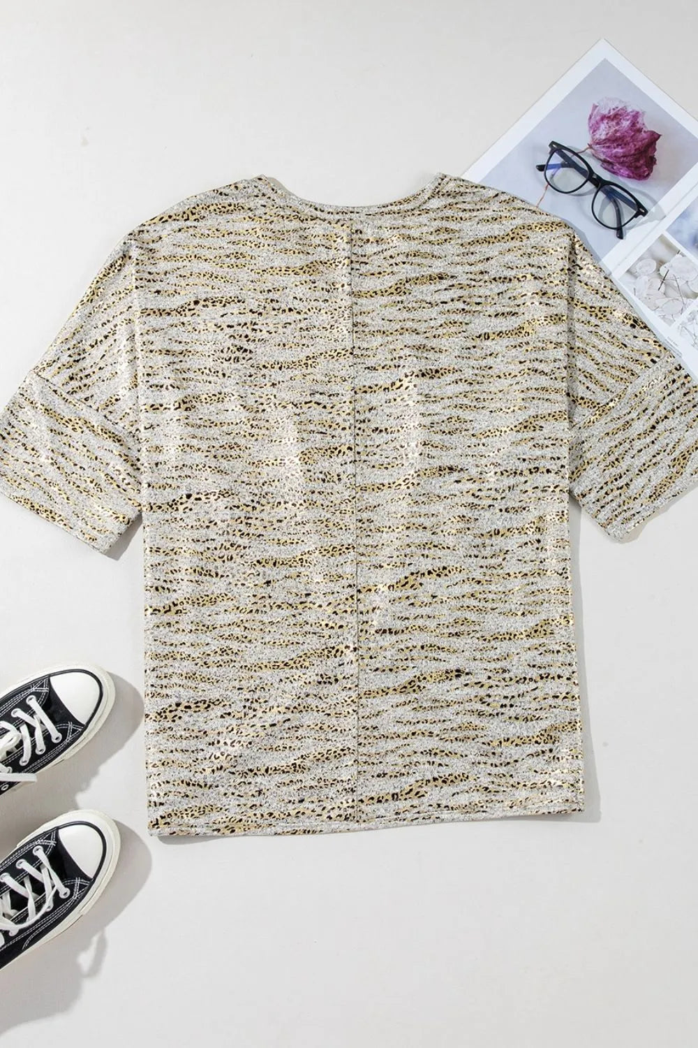 Leopard Print Half Sleeve V Neck Loose Fit T Shirt – Trendsi | ClozArt