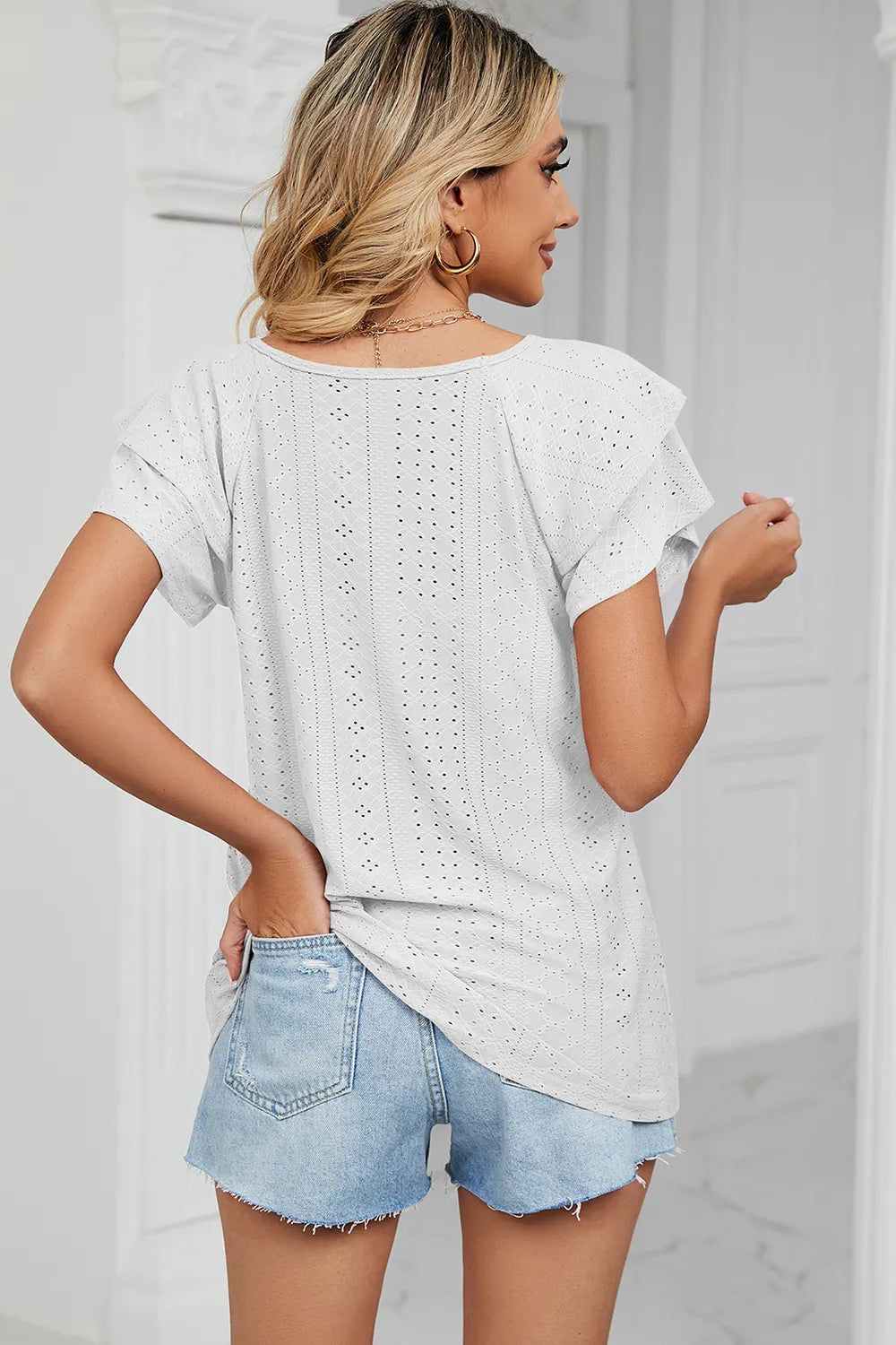 Eyelet V-Neck Short Sleeve T-Shirt – Trendsi | ClozArt