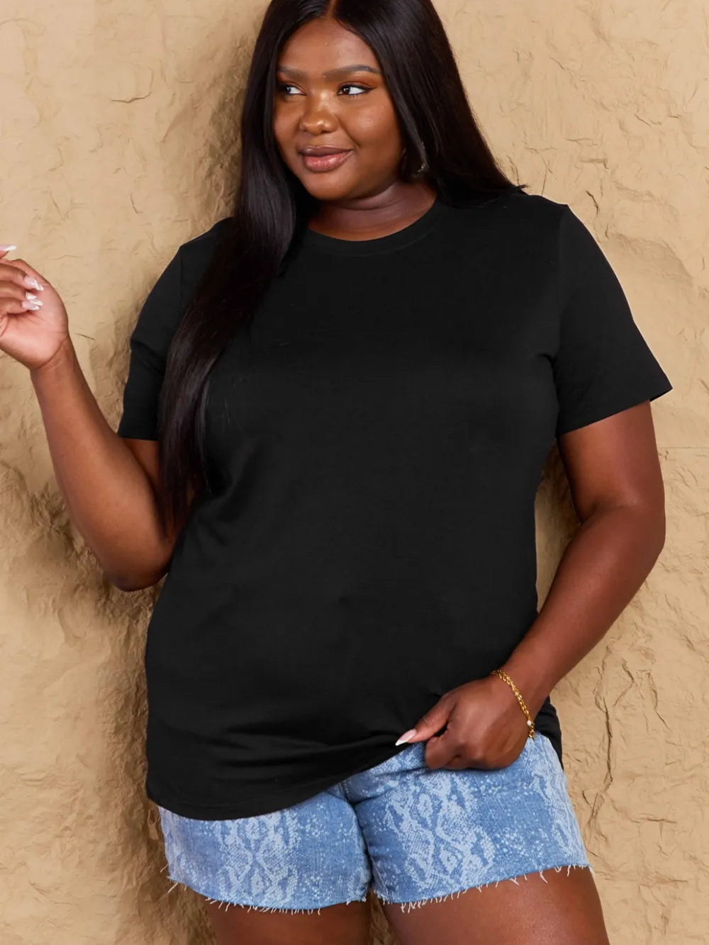 Full Size Round Neck Short Sleeve T-Shirt – Trendsi | ClozArt