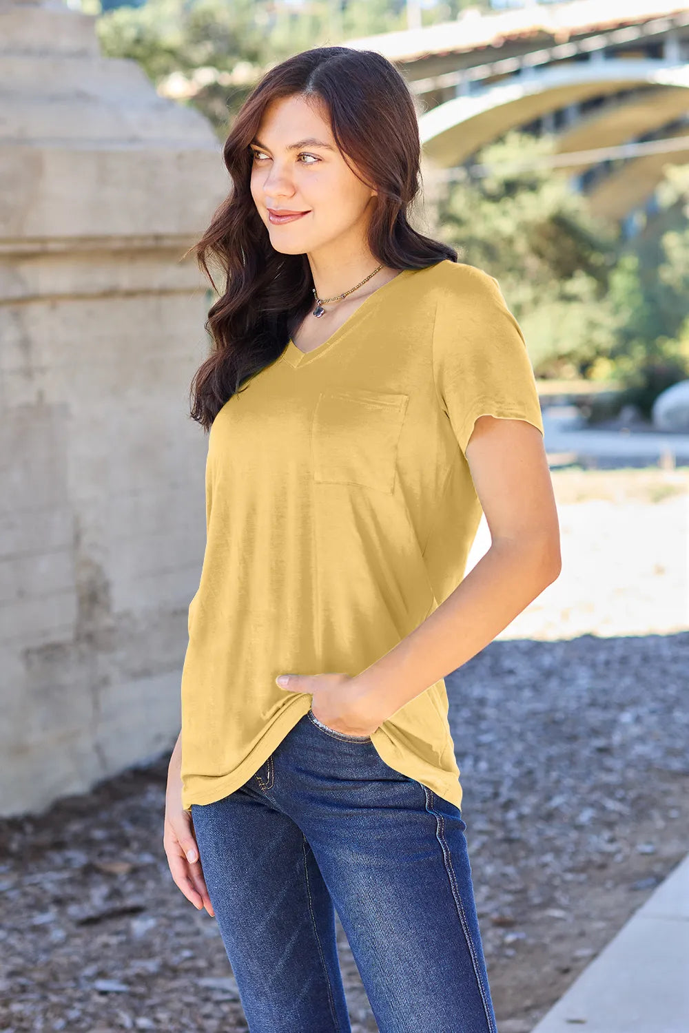 Basic Bae Bamboo Full Size V-Neck Short Sleeve T-Shirt – Trendsi | ClozArt