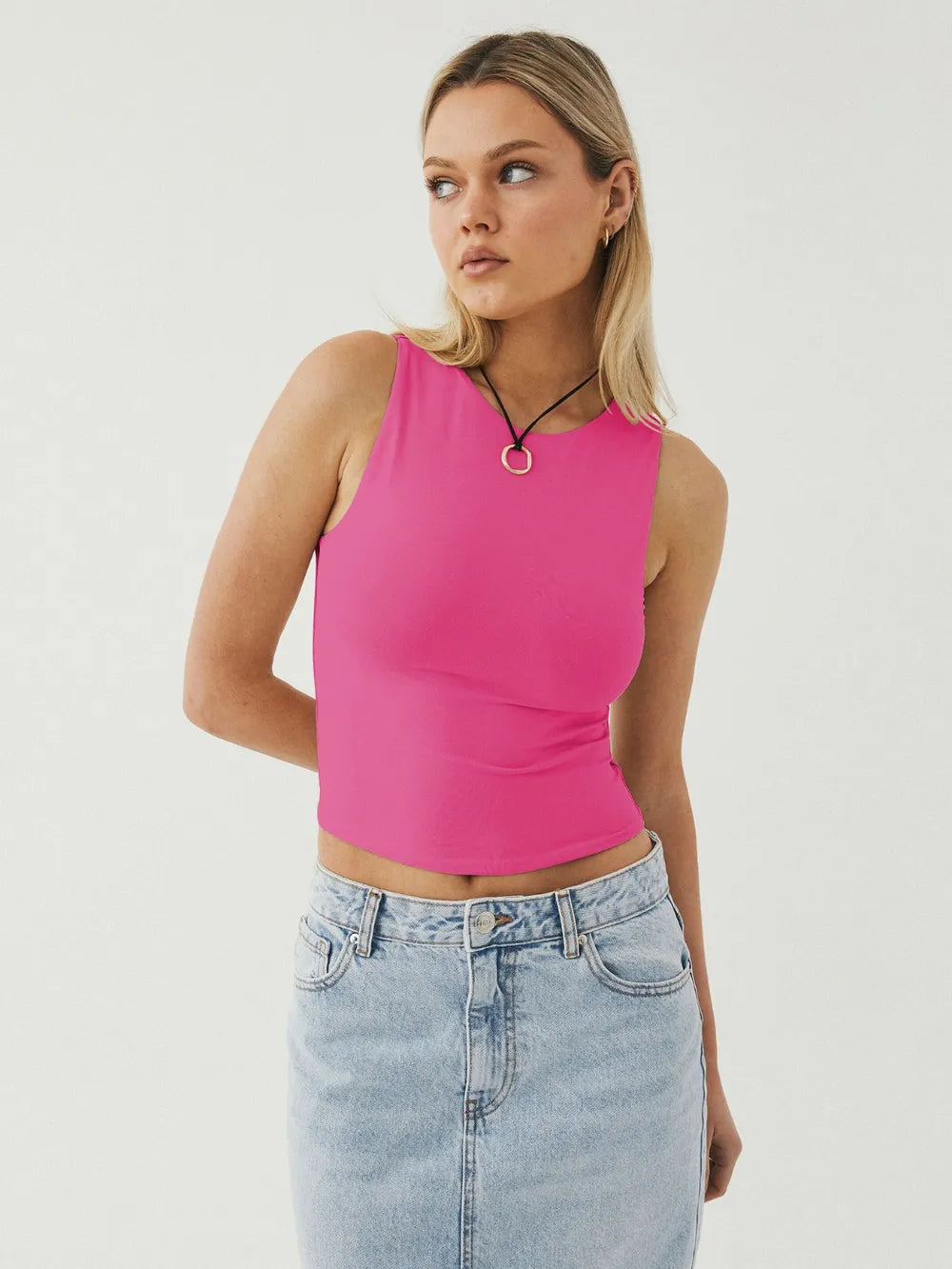 Round Neck Cropped Tank – Trendsi | ClozArt