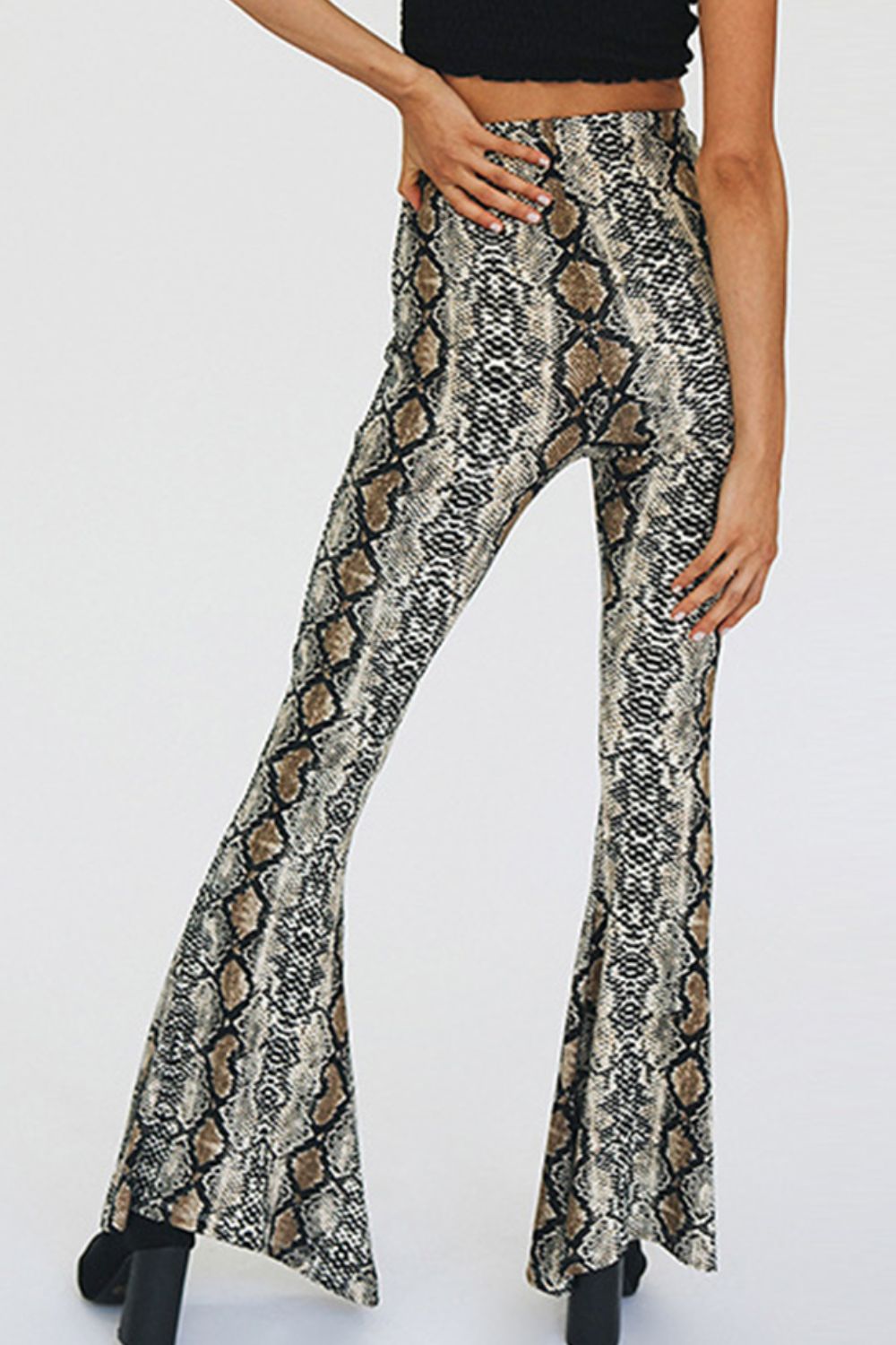 Snakeskin Print Flare Pants – Trendsi | ClozArt