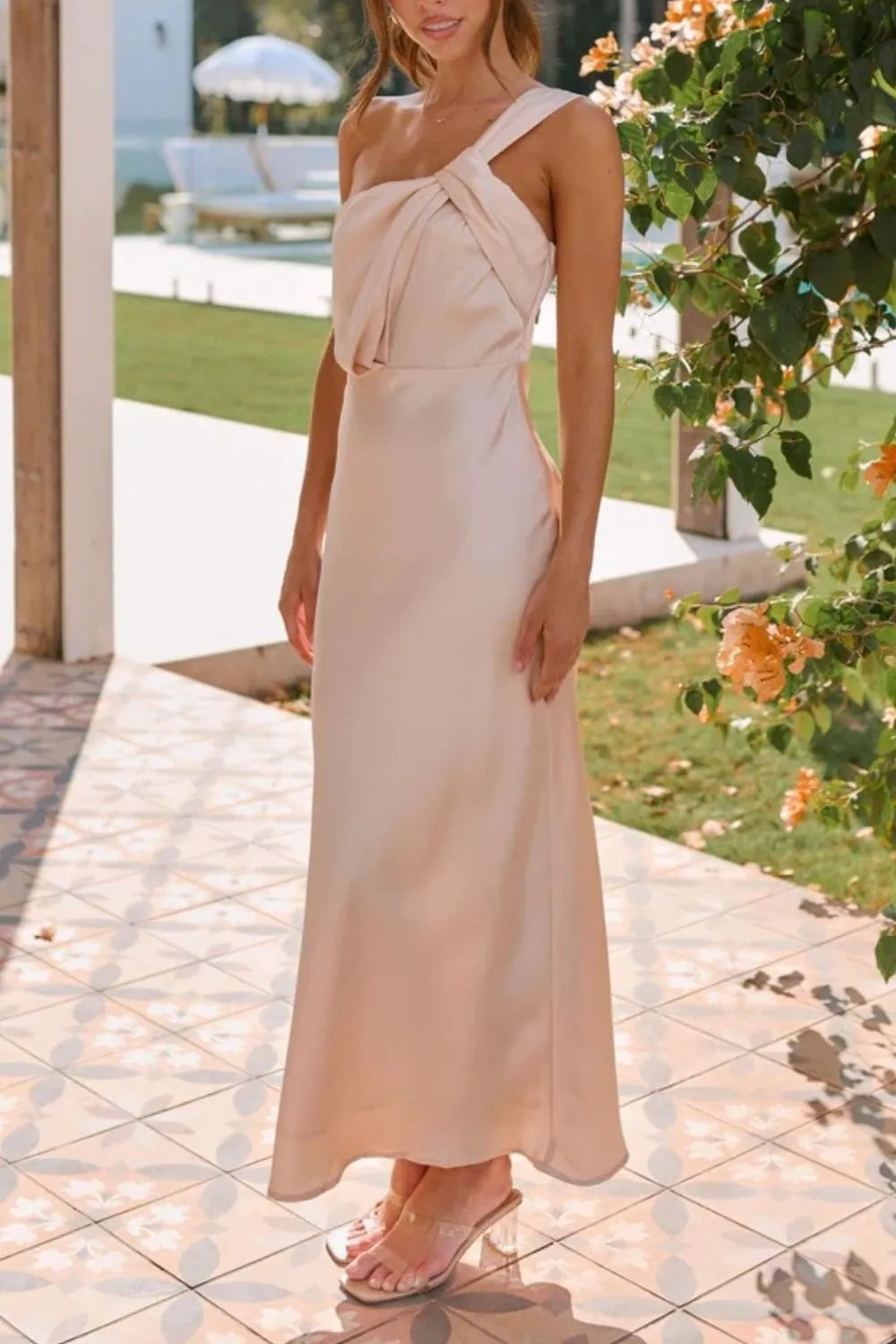 Ruched Single Shoulder Sleeveless Maxi Dress – Trendsi | ClozArt