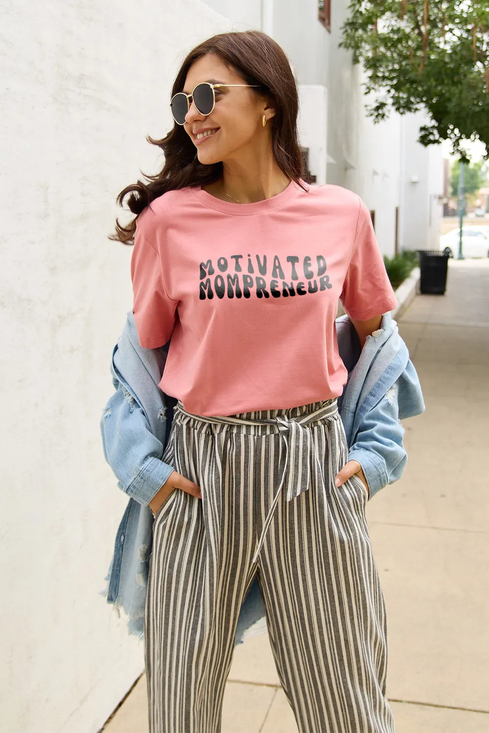 Simply Love Full Size MOTIVATED MOMPRENEUR Short Sleeve T-Shirt – Trendsi | ClozArt
