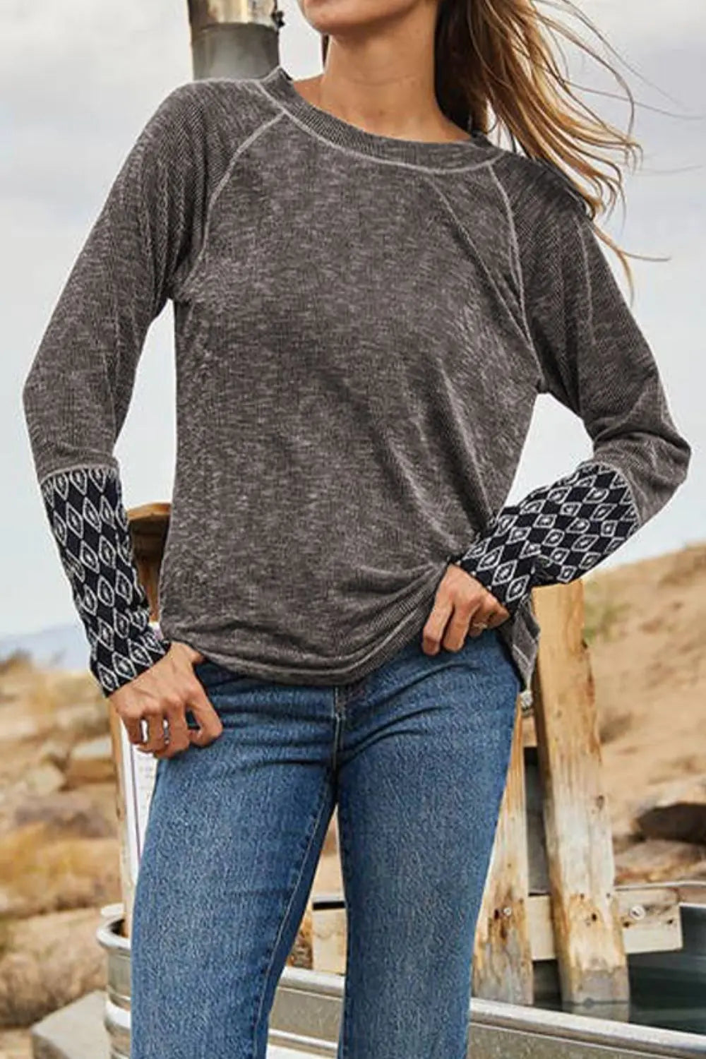 Geometric Round Neck Long Sleeve Top – Trendsi | ClozArt