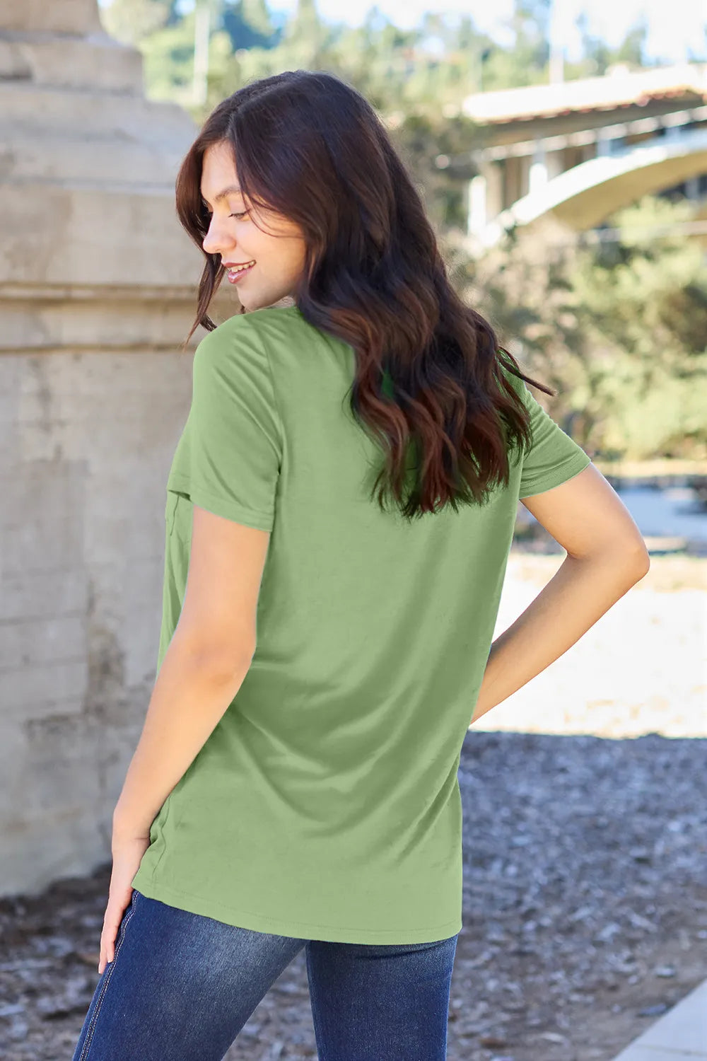 Basic Bae Bamboo Full Size V-Neck Short Sleeve T-Shirt – Trendsi | ClozArt
