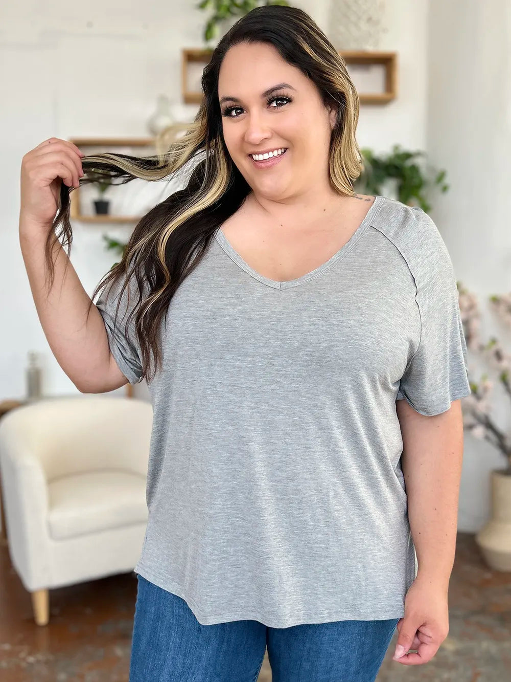 Basic Bae Full Size Bamboo Slit V-Neck Short Sleeve T-Shirt – Trendsi | ClozArt