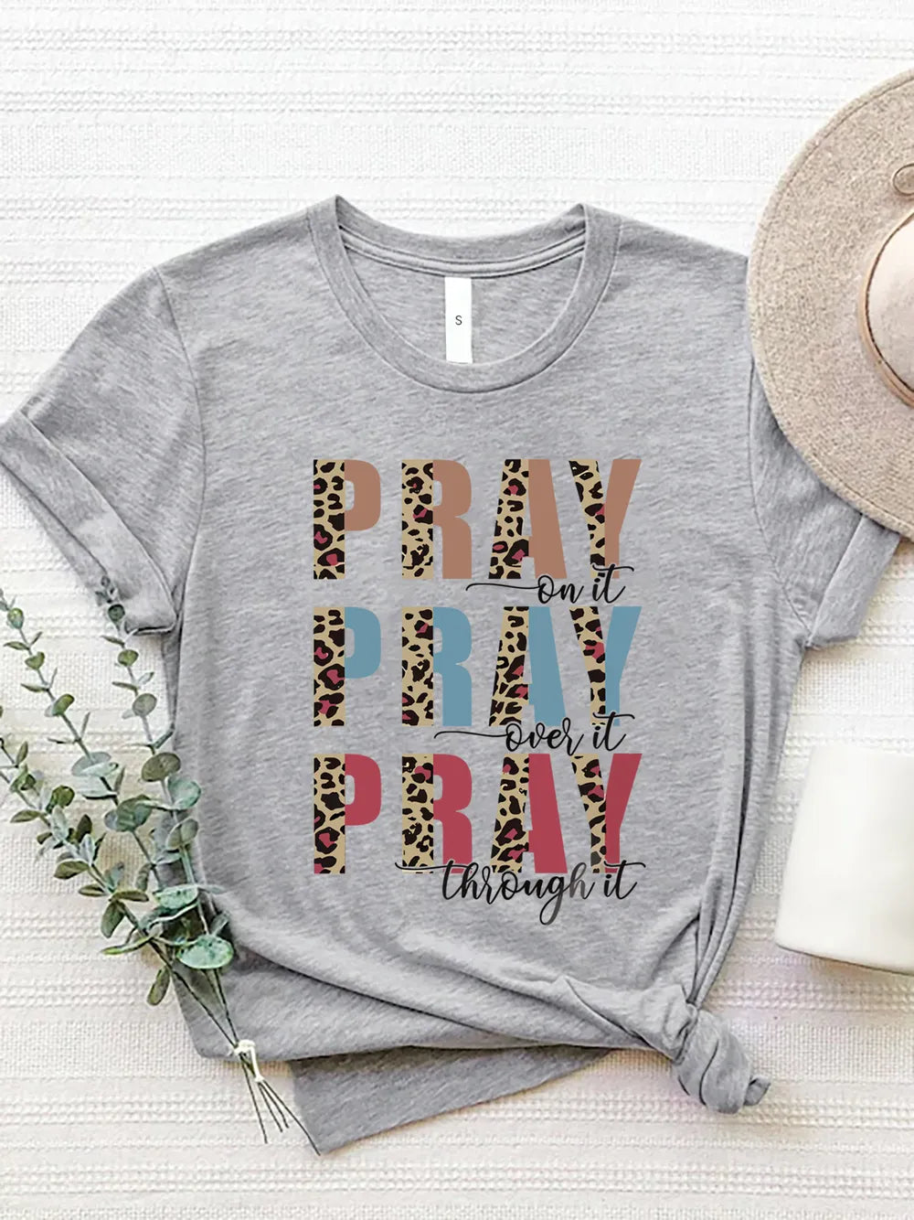 Letter Graphic Round Neck Short Sleeve T-Shirt – Trendsi | ClozArt