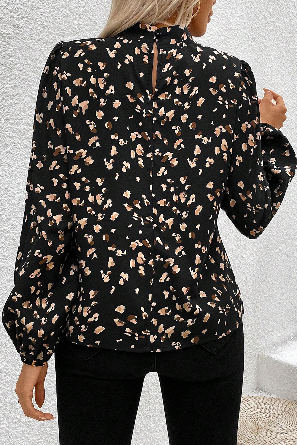 Black Leopard Print Puff Sleeve Mock Neck Pleated Blouse – Shewin | ClozArt