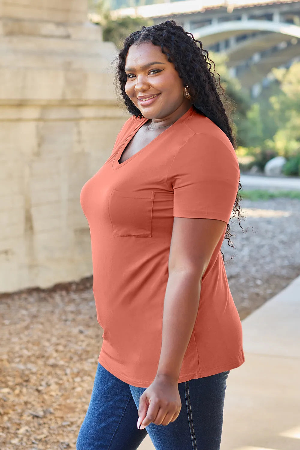 Basic Bae Bamboo Full Size V-Neck Short Sleeve T-Shirt – Trendsi | ClozArt