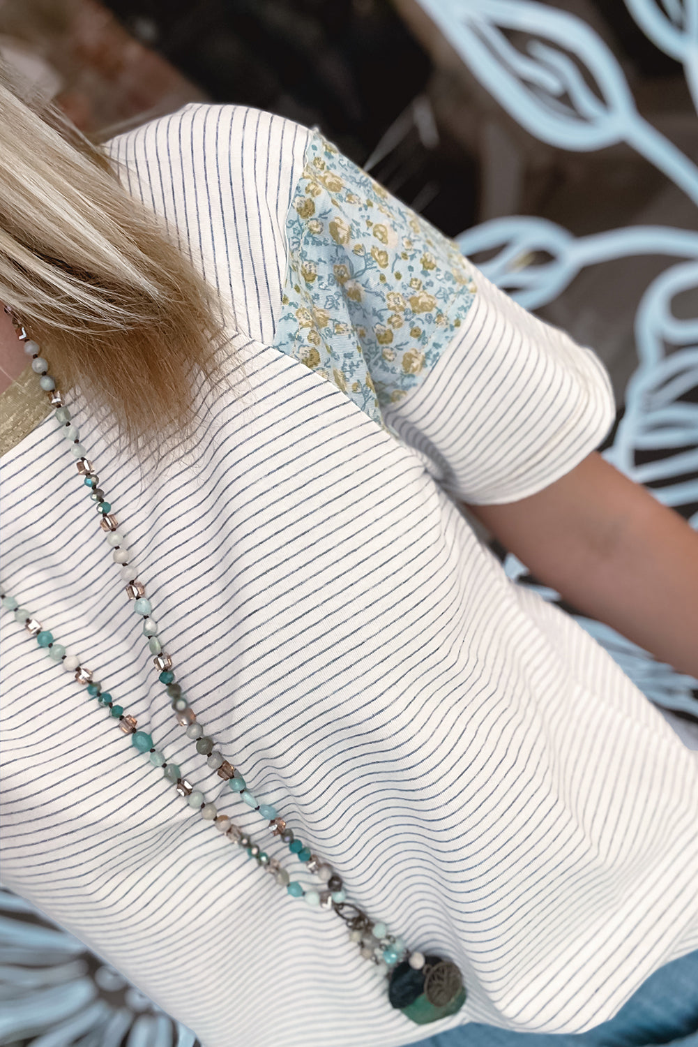 White Striped Floral Patchwork Sleeves Contrast Round Neck T Shirt – Shewin | ClozArt